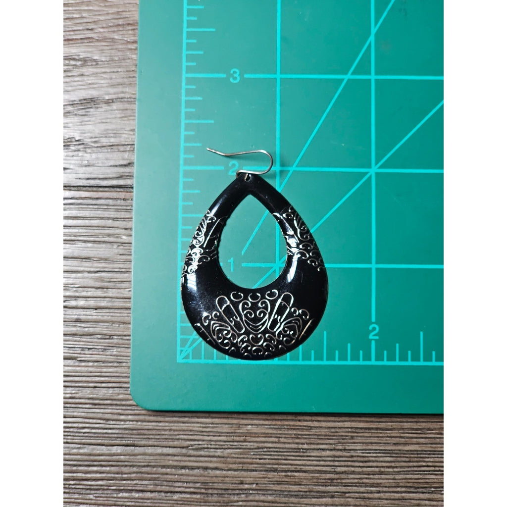 Vintage Black Teardrop Dangle Earrings with Etched Scroll Design