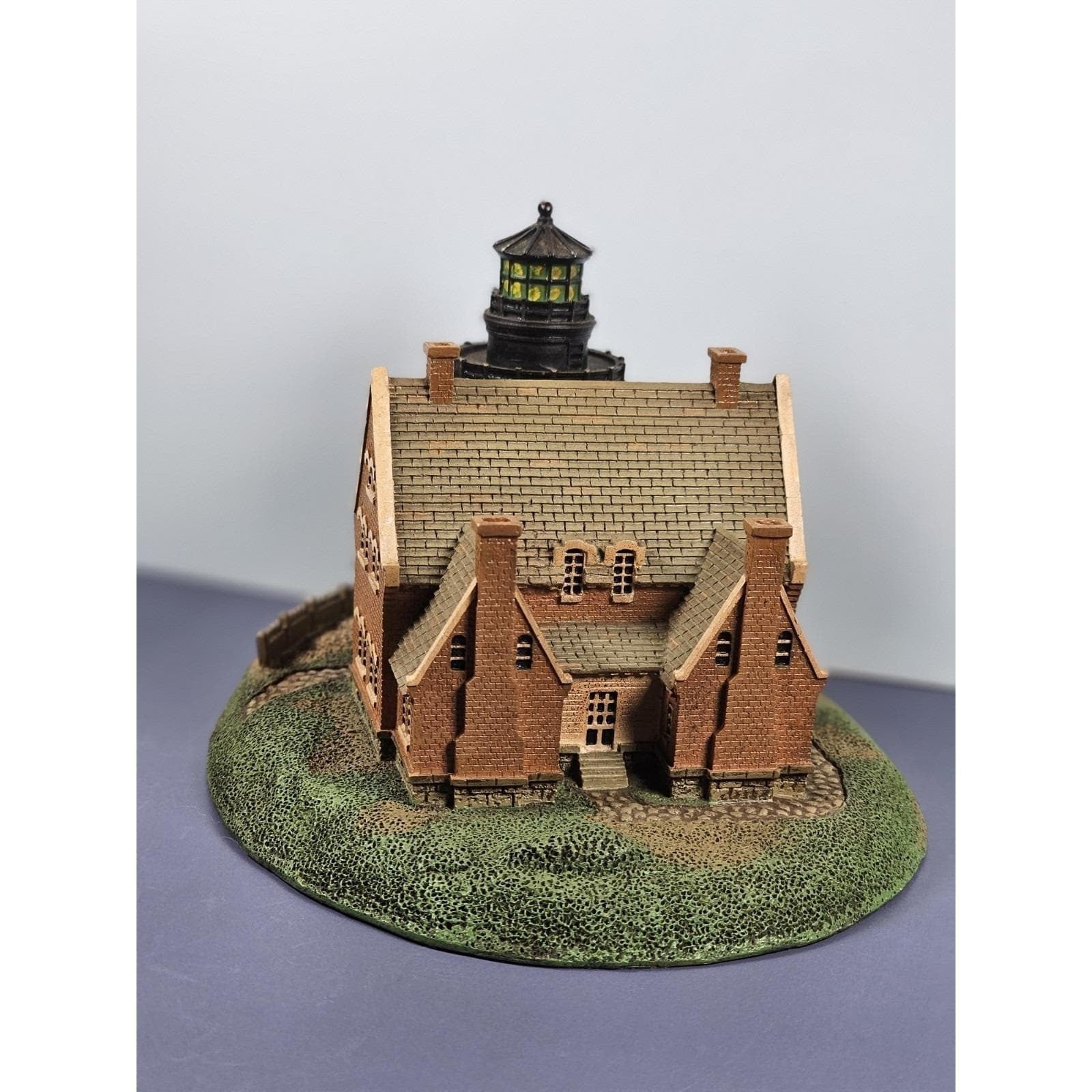 Danbury Mint Block Island Lighthouse Figurine COA 7 Inch Base