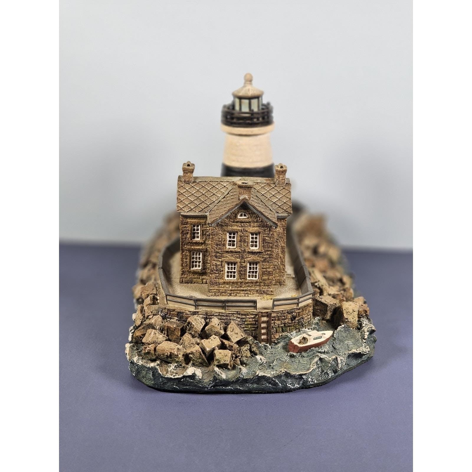 Harbour Lights Execution Rock Lighthouse 1998 w/ COA