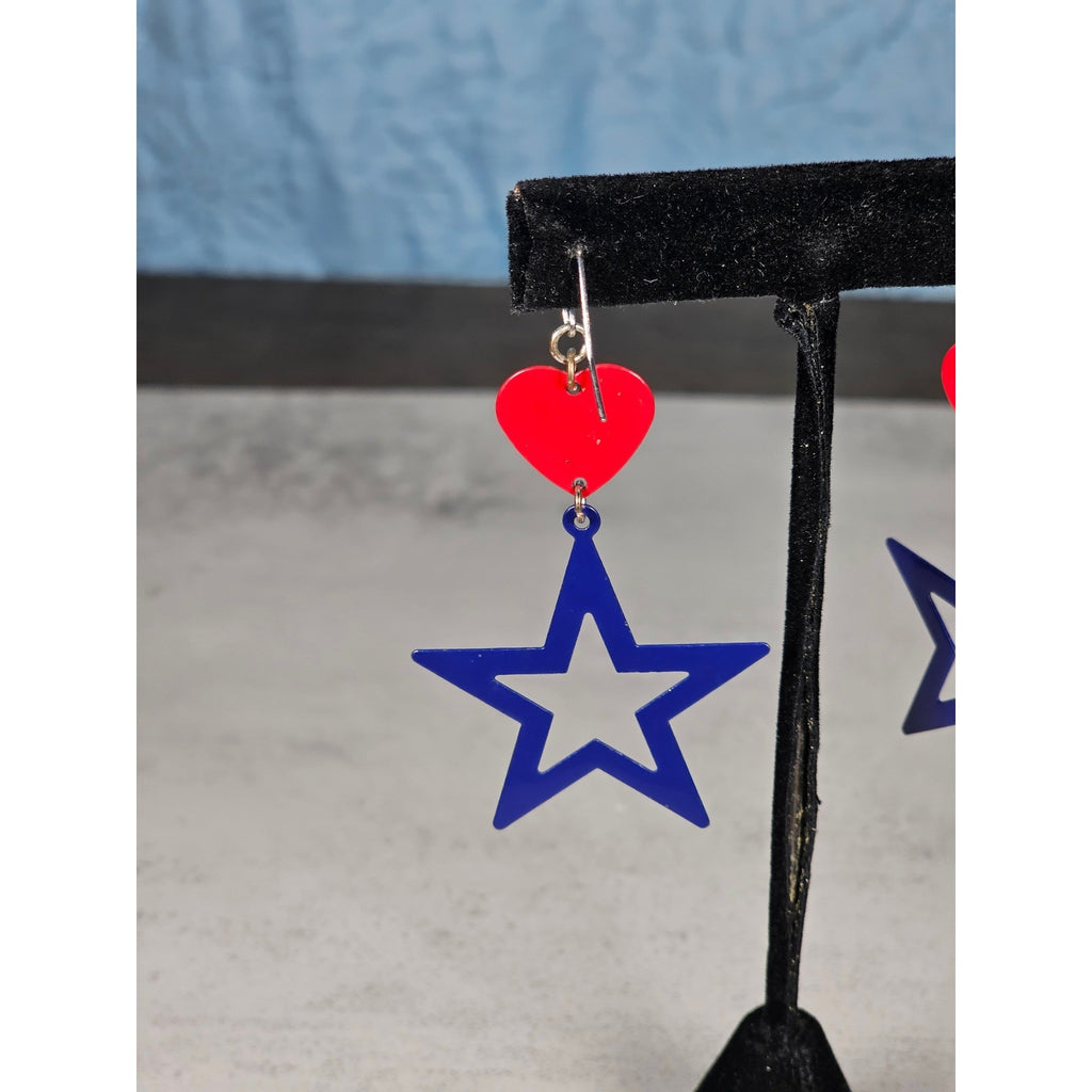 Vintage Patriotic Heart & Star Dangle Earrings – Red White Blue