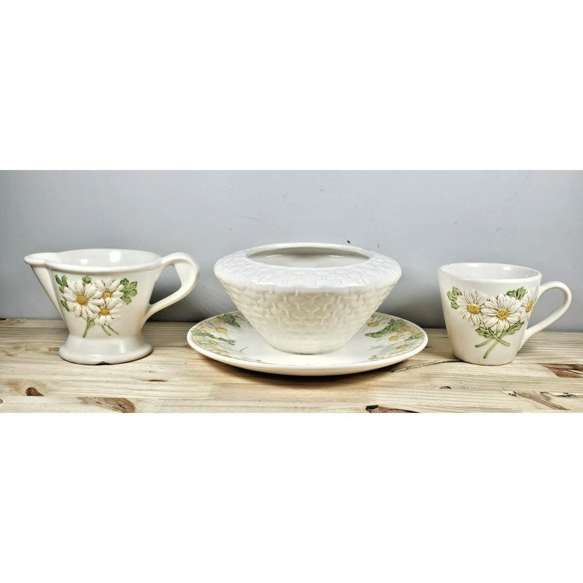 Metlox Poppytrail Daisy Gravy Creamer Cup Set California