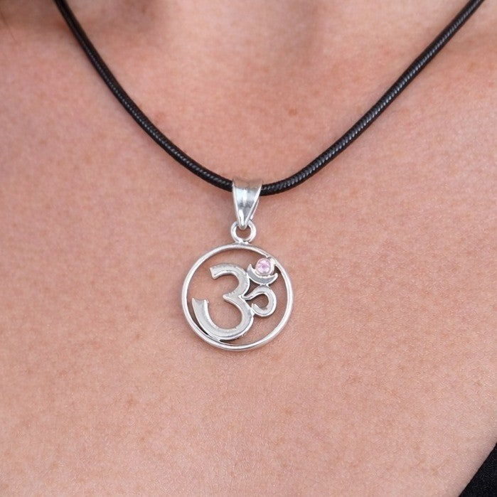 Vintage Sterling Silver Om Symbol Pendant Necklace Spiritual Jewelry