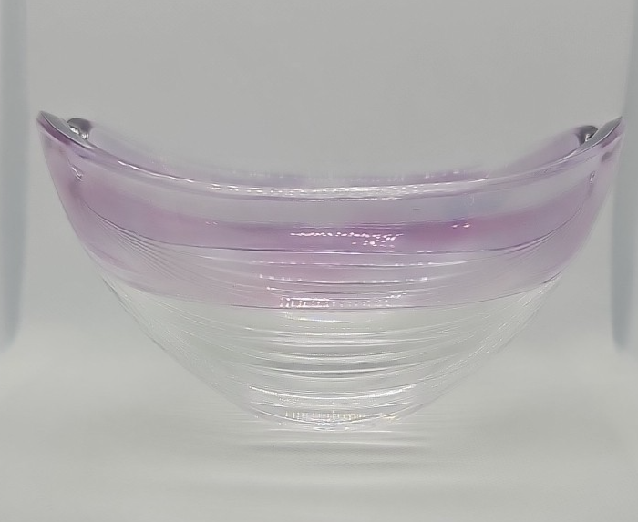 VINTAGE 1980s RIBBED GLASS SATIN EDGE BOWL ENTERTAINING SERVING DISH Purple Hue
