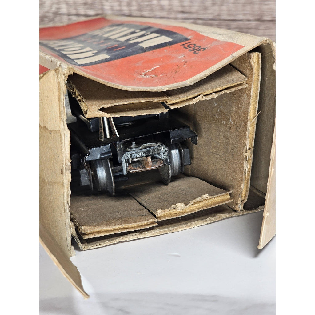 Vintage Lionel 3651 Log Car O Gauge Prewar Train With Original Box