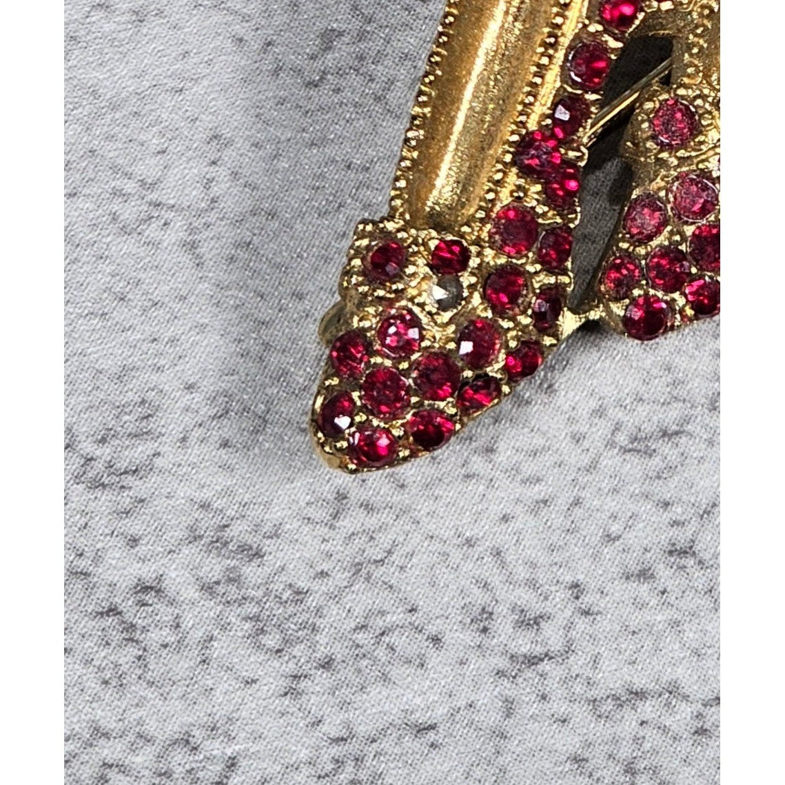 Vintage Ruby Slippers Shoe Rhinestone Pin Brooch Gold Tone Marked 1997