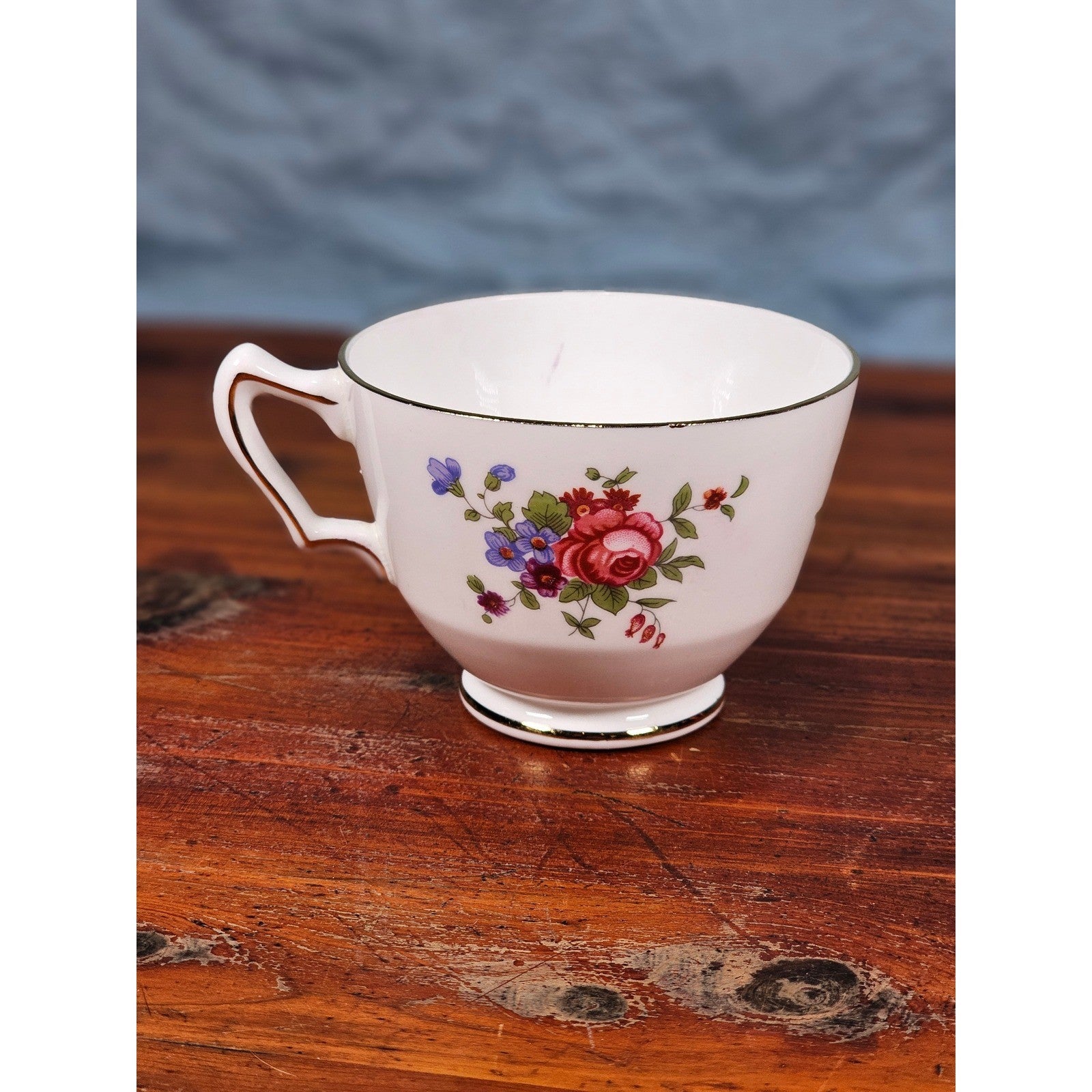 Royal Victoria Fine Bone China Floral Tea Cup Gold Rim England Vintage