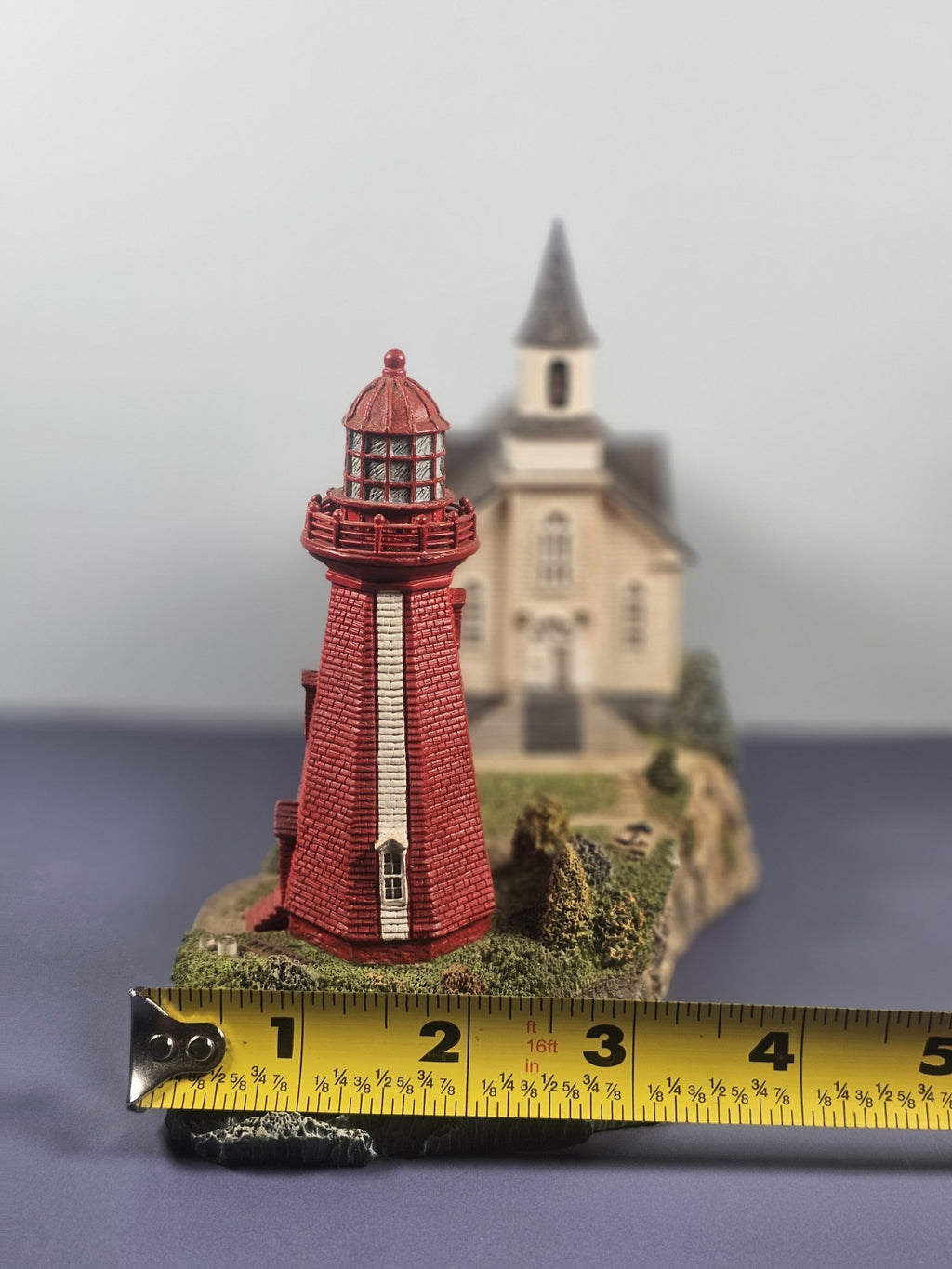 Harbour Lights Lighthouses #255 "La Martre" Quebec, Mint in box with COA.