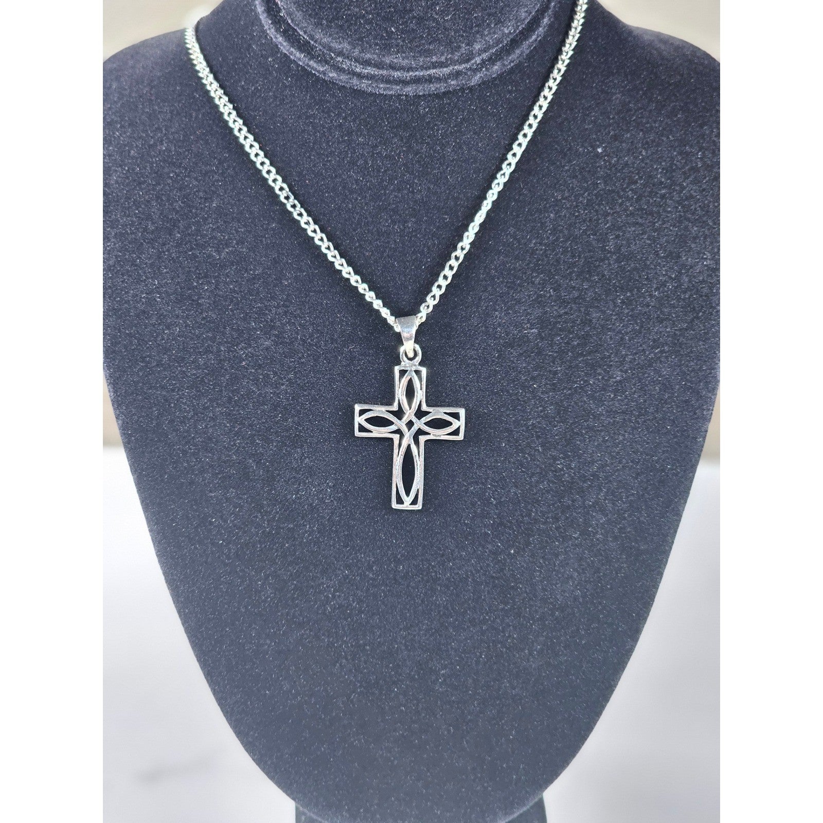 Vintage Silver Tone Celtic Cross Necklace Pendant