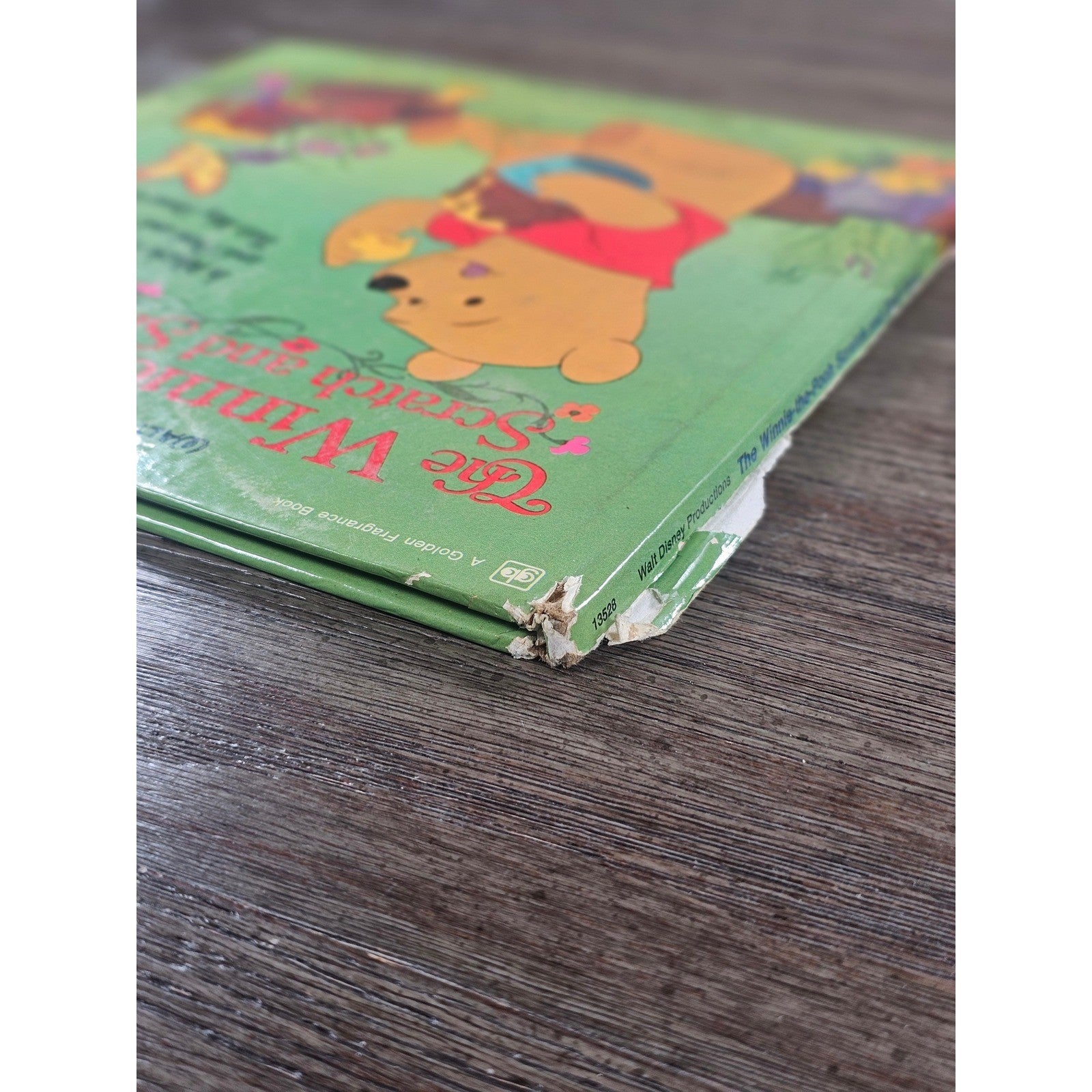 Vintage Winnie the Pooh Scratch Sniff Book 1976 Golden Press