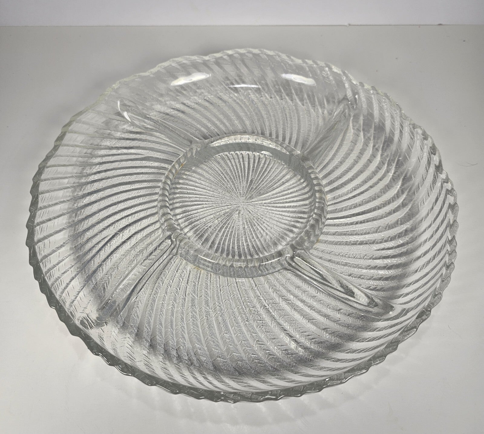Crystal Clear Studios 11 1/4" Ashford Platter – Swirl Pattern Clear Glass