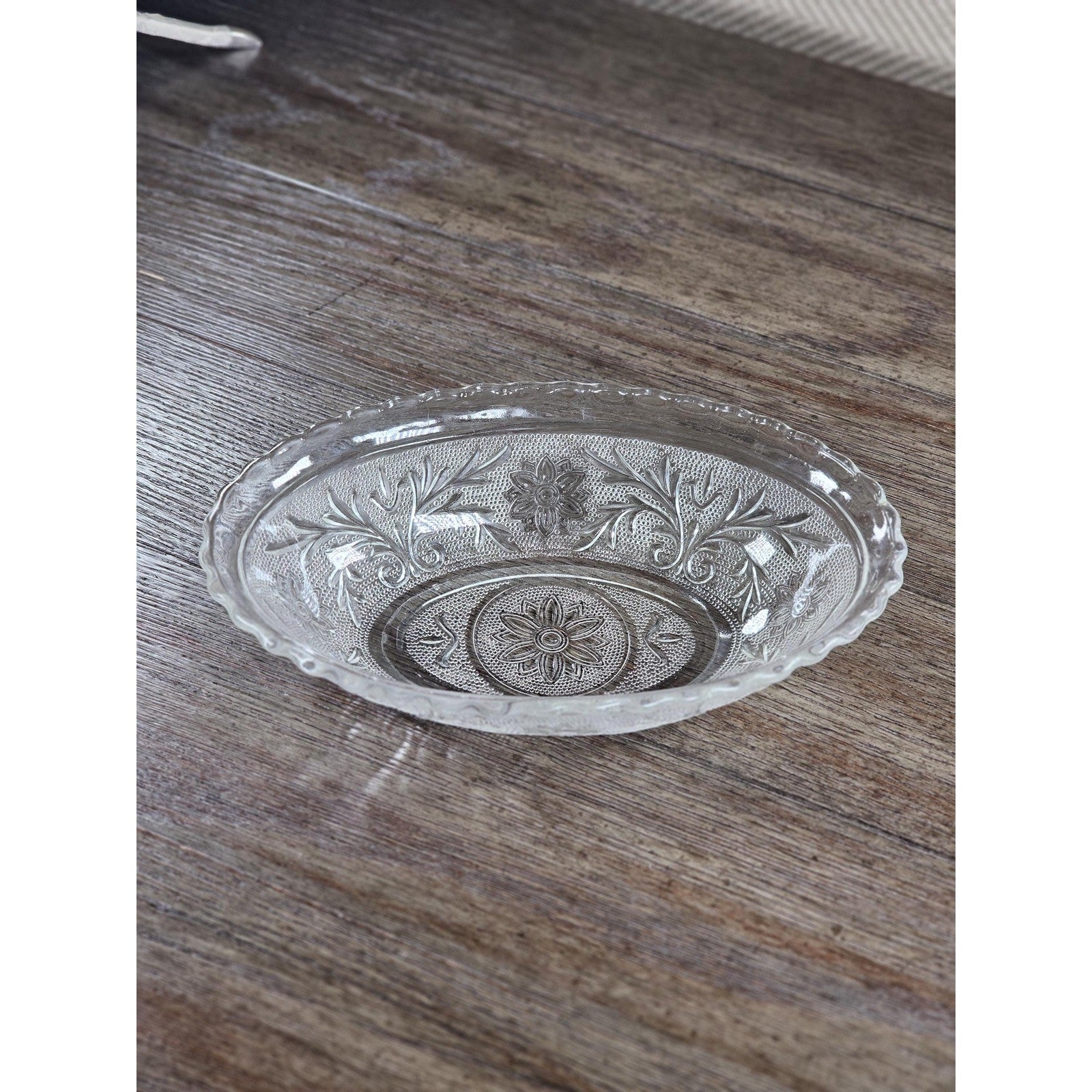 Anchor Hocking Sandwich Glass Oval Serving Bowl Scalloped Edge