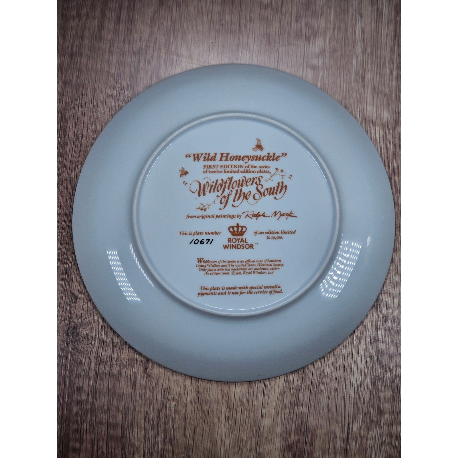 Royal Windsor Wild Honeysuckle Collector Plate Wildflowers of the South