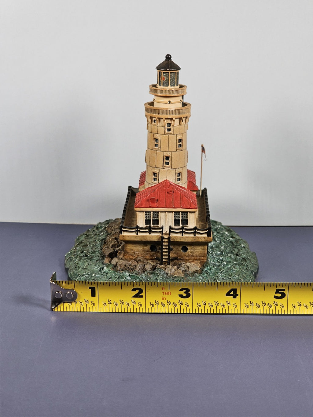 1993 DANBURY MINT CHICAGO HARBOR LIGHT HISTORIC LIGHTHOUSES