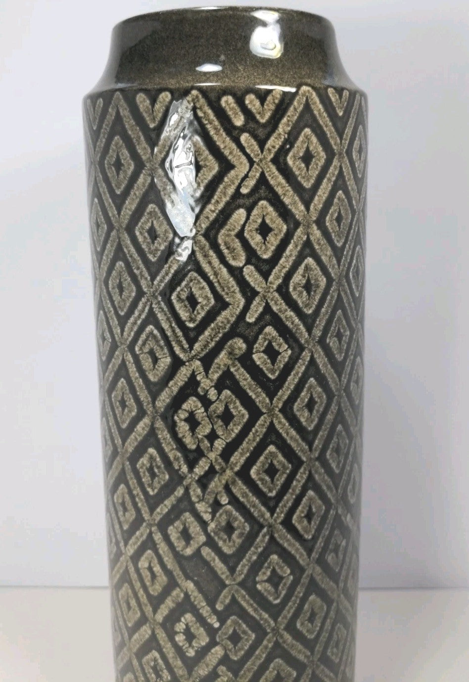 15½″ Black & White Diamond Pattern Glass Vase – Tall Statement Piece