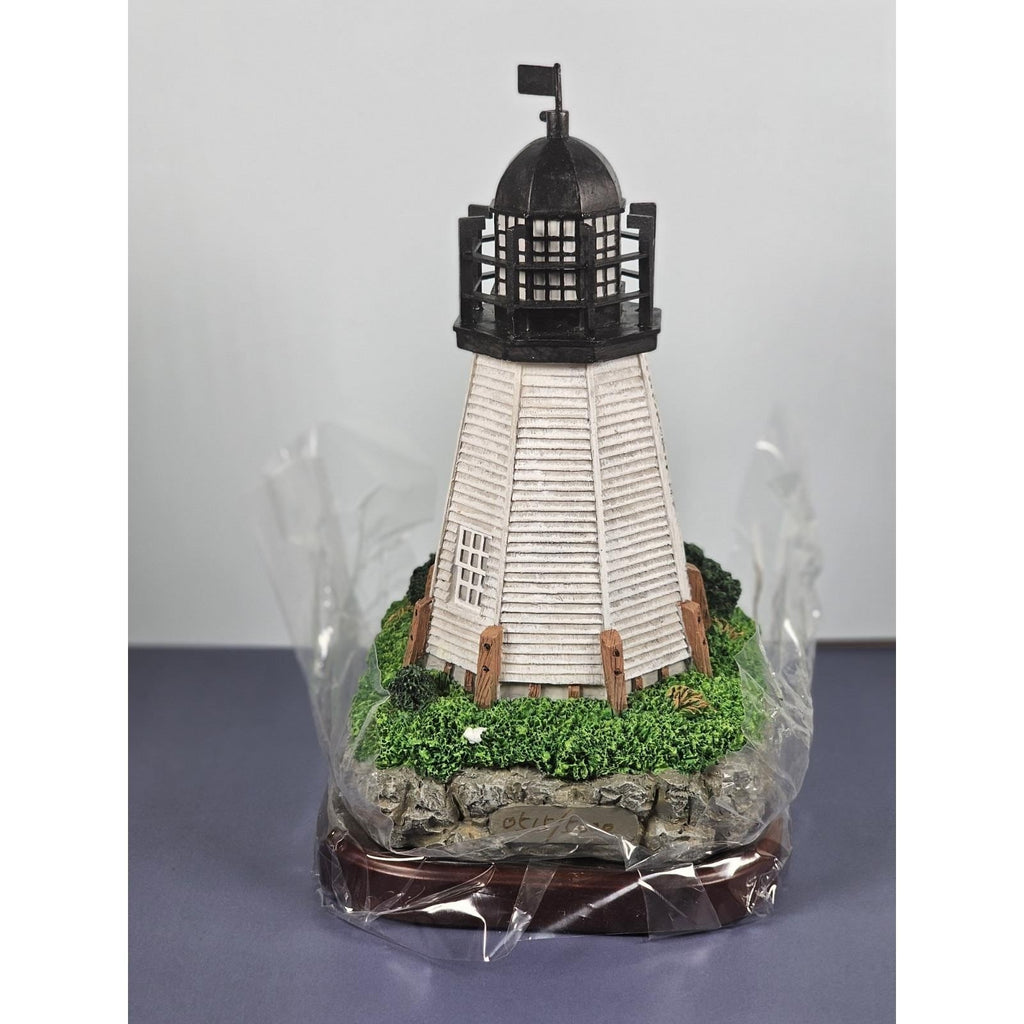 Lefton Wolf Island Lighthouse Lost Lights w/ Tin Box COA
