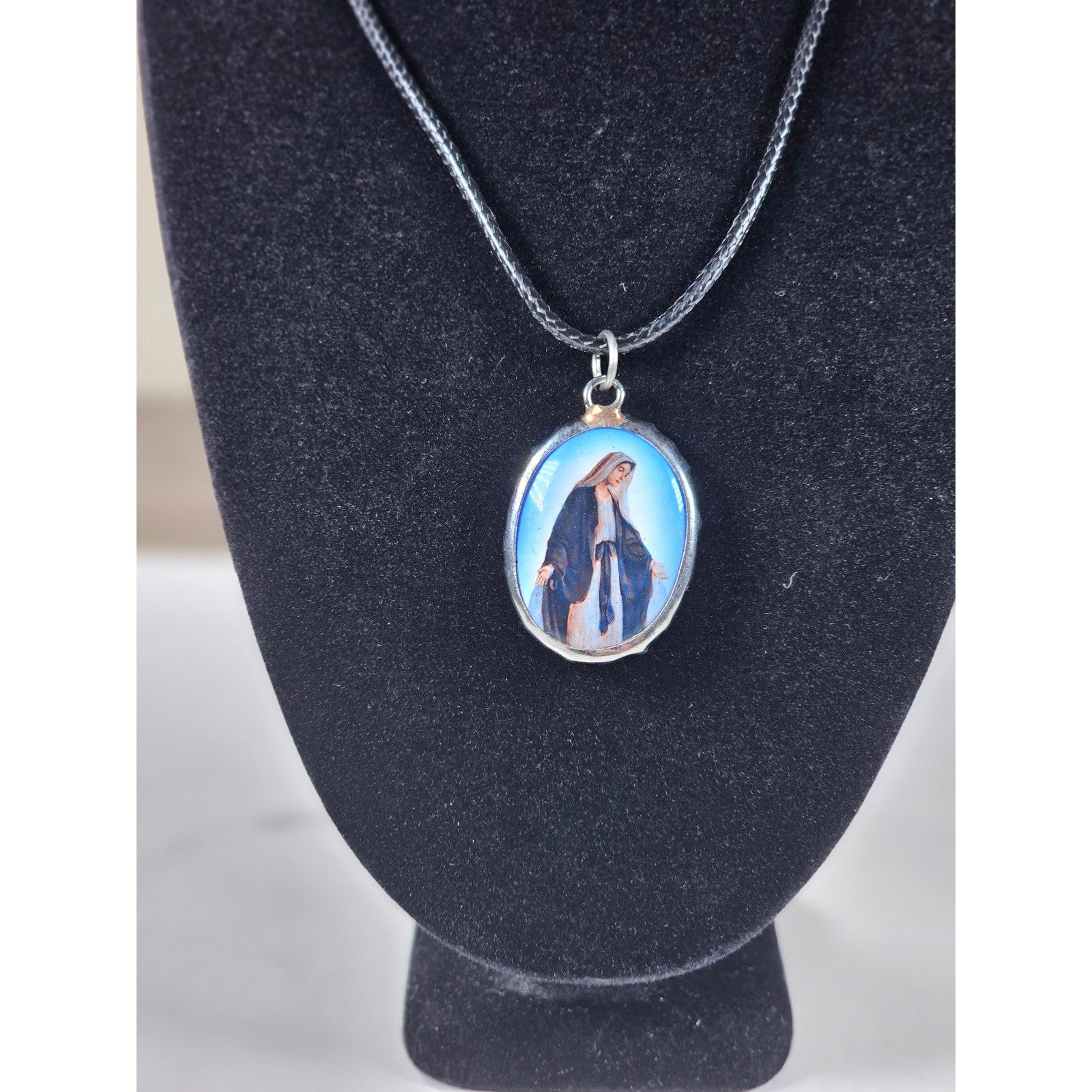 Vintage Madonna Pendant Necklace Lightweight Silver Tone Religious