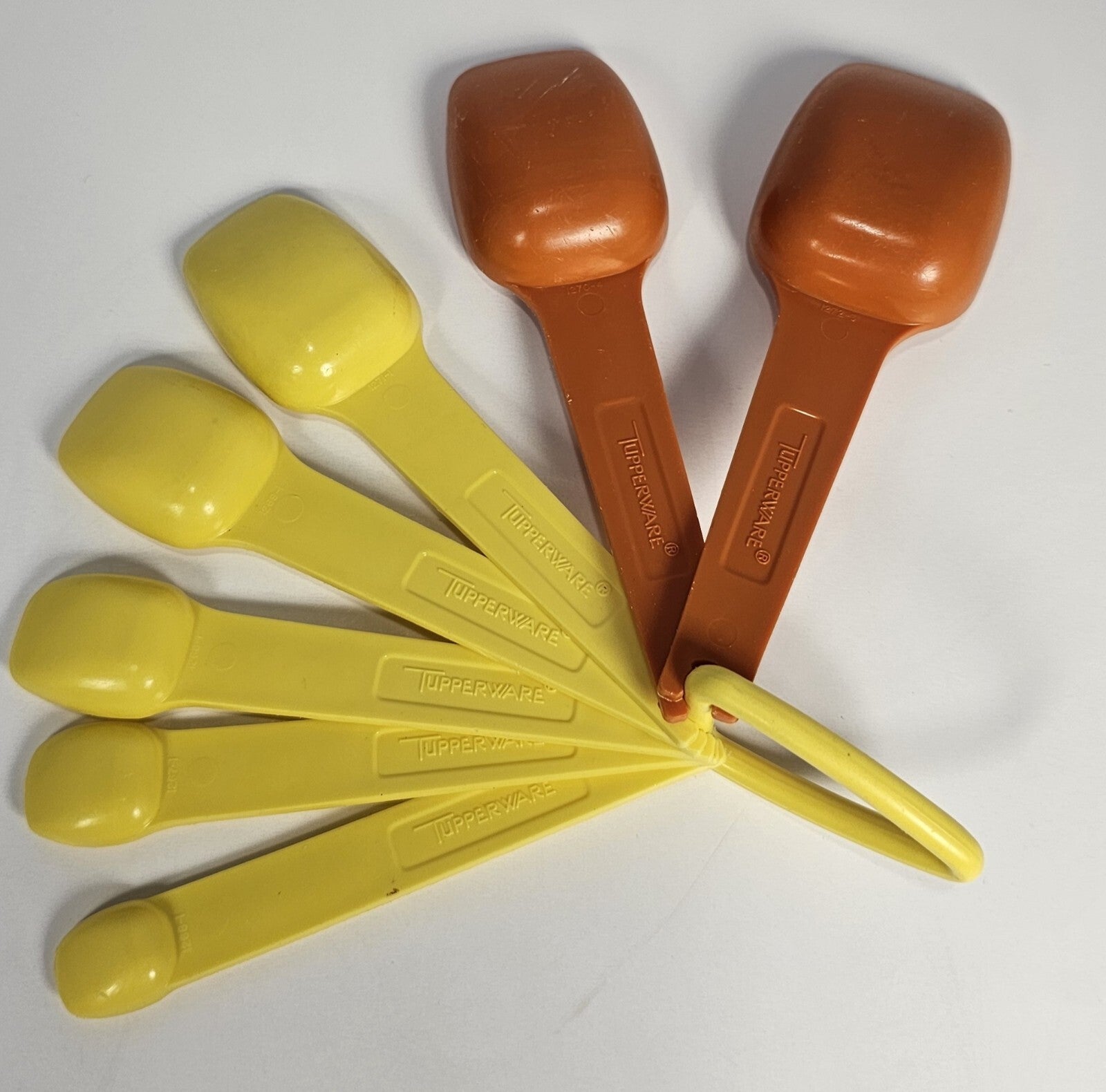 Vintage Tupperware Measuring Spoons Set D Ring