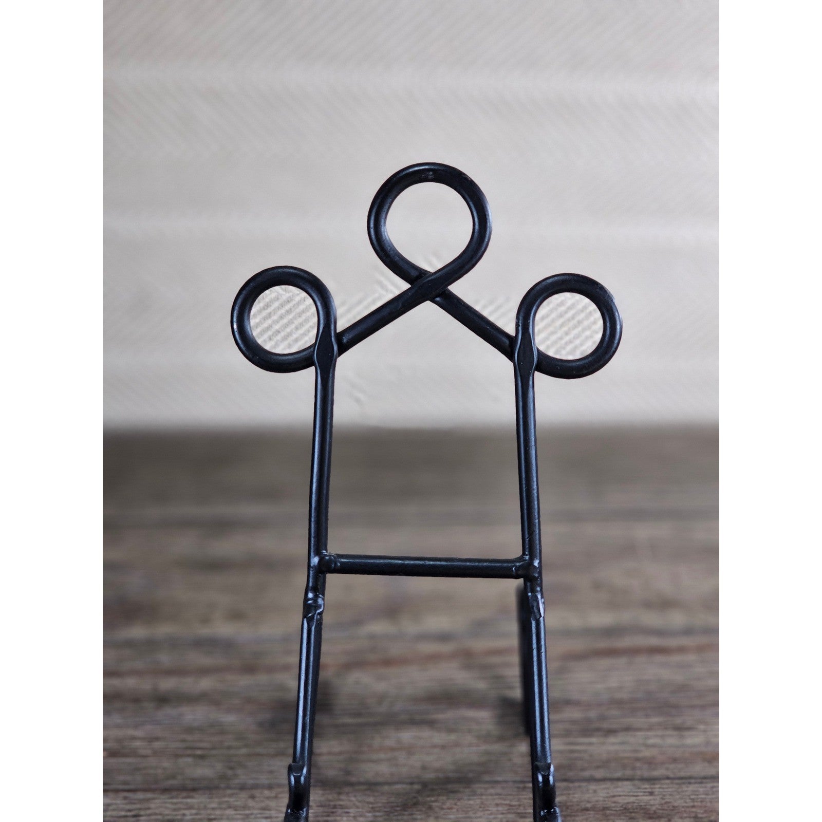 Vintage Iron Plate Stand | Black Metal Display Easel | Rustic Plate Holder