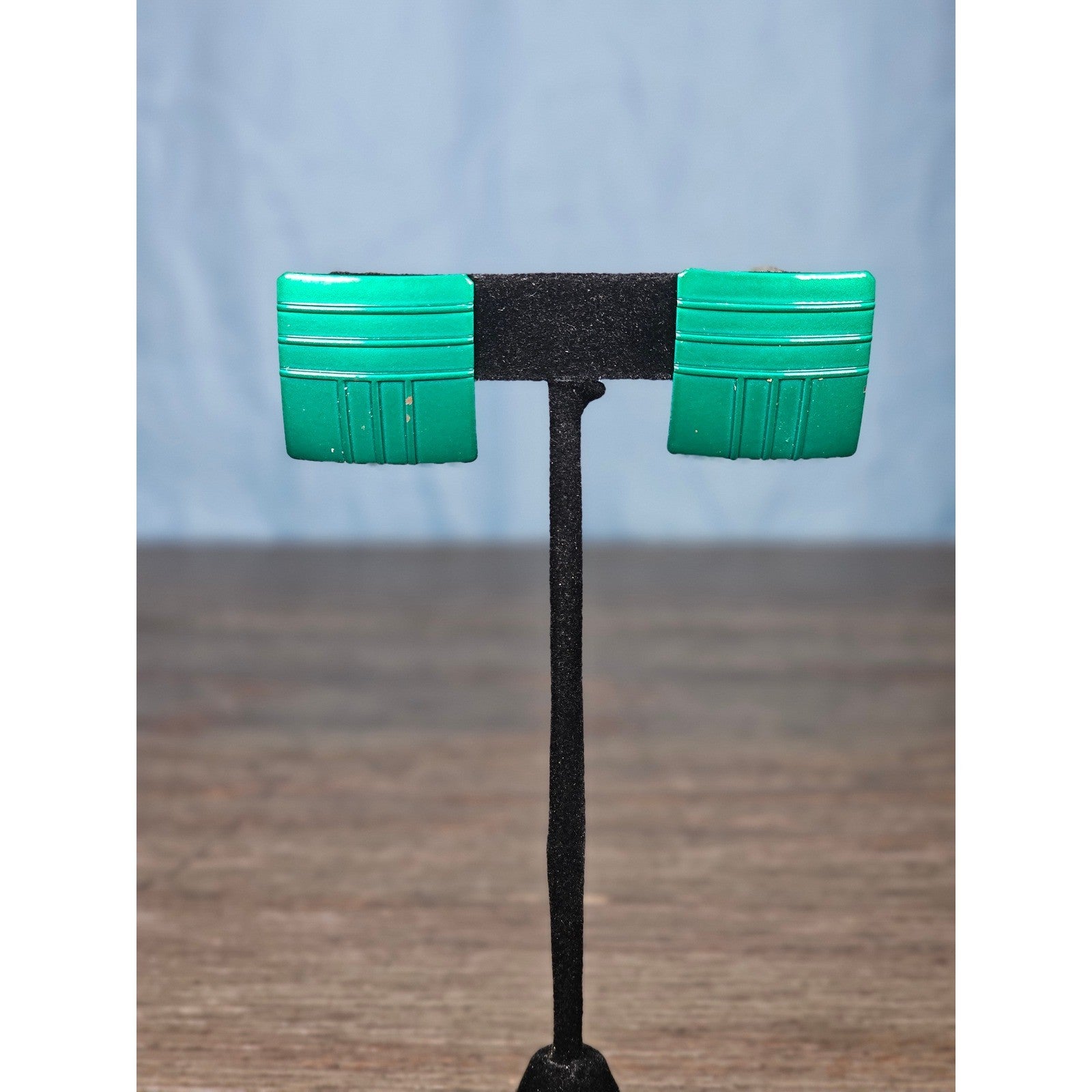 Vintage Emerald Green Art Deco Style Pierced Earrings Textured Panels