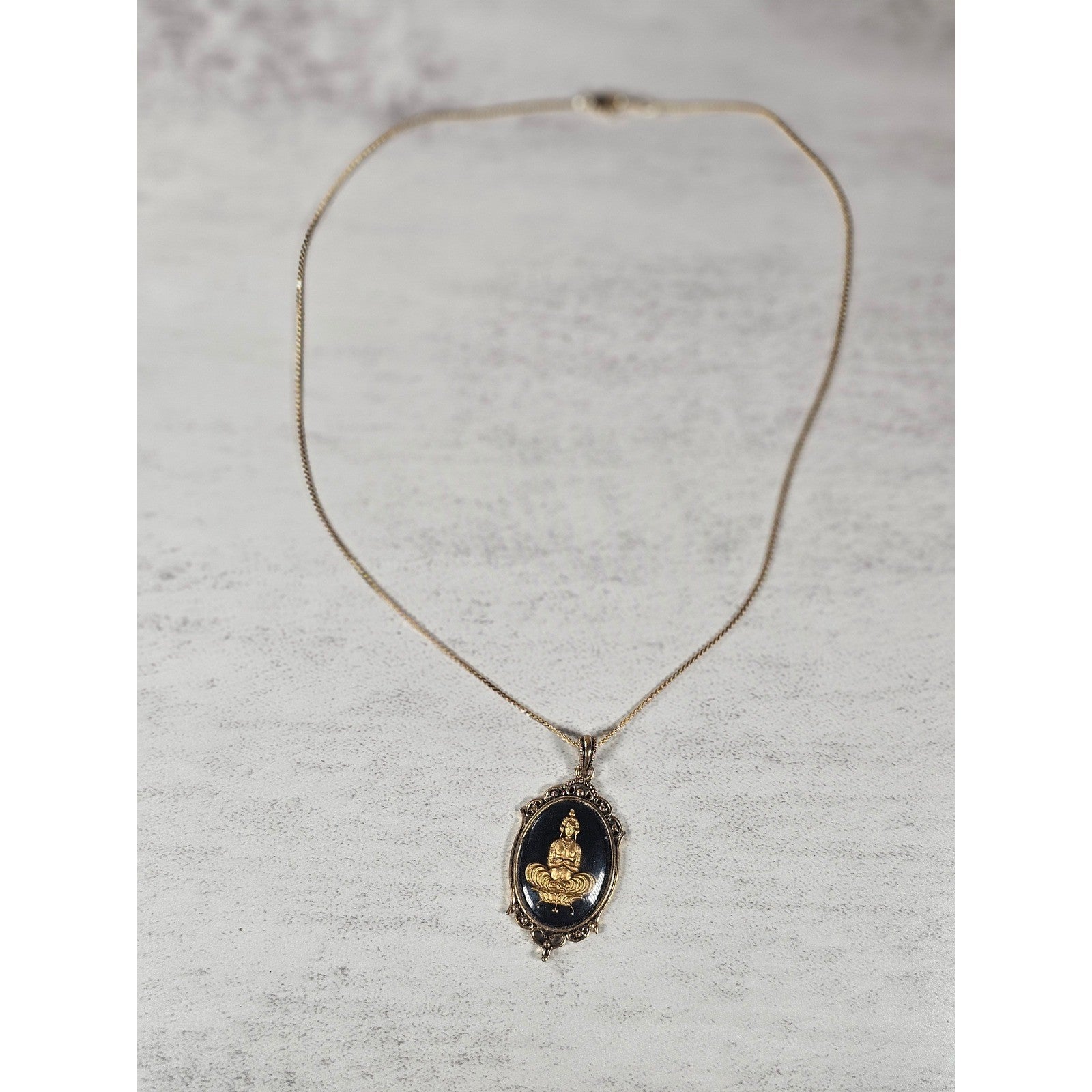 Vintage Gold Tone Buddha Cameo Pendant Necklace Black Oval Medallion