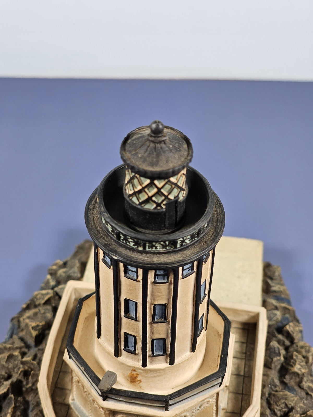 Danbury Mint Los Angeles Harbor Light, CA. BEACONS BY THE SEA LIGHTHOUSE