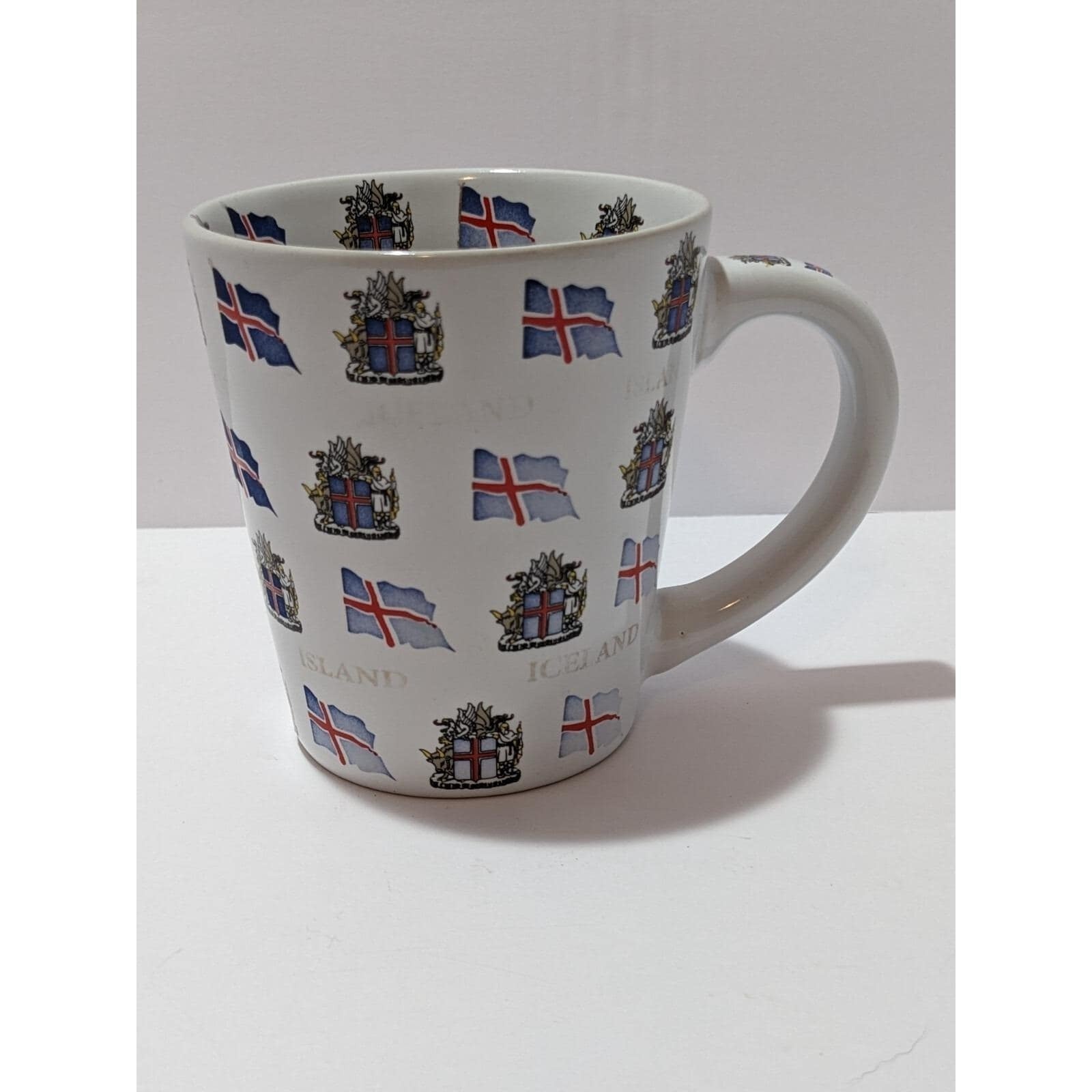Iceland Porcelain Mug Flags Crests Gold Lettering Souvenir Cup