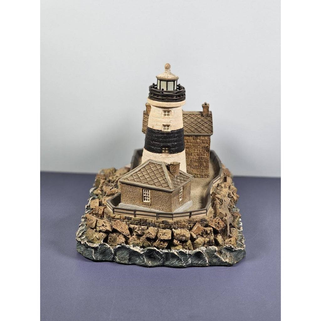 Harbour Lights Execution Rock Lighthouse 1998 w/ COA