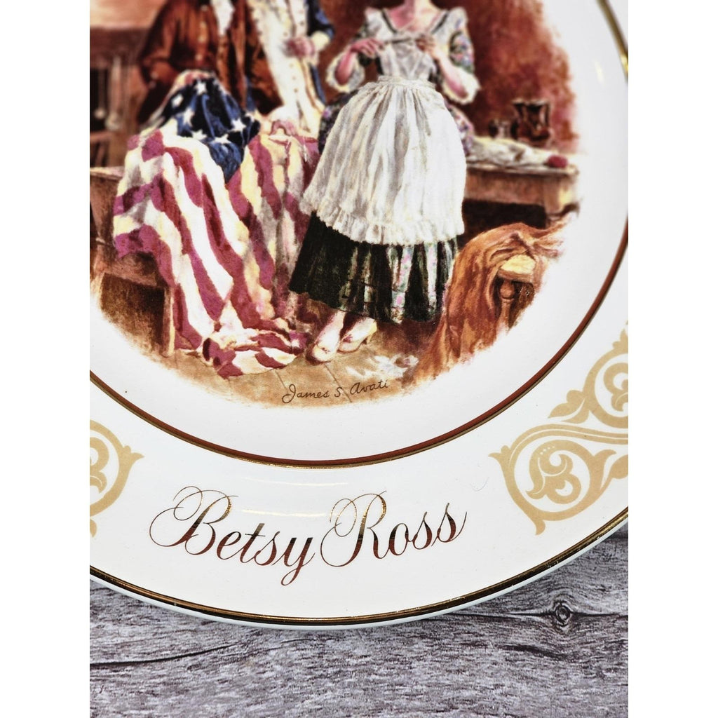 Vintage 1973 Avon Betsy Ross Plate Enoch Wedgwood England Gold Trim 9"