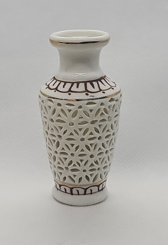 Vintage 2.5 in Porcelain Minatare Vase W/ Lilly Flower