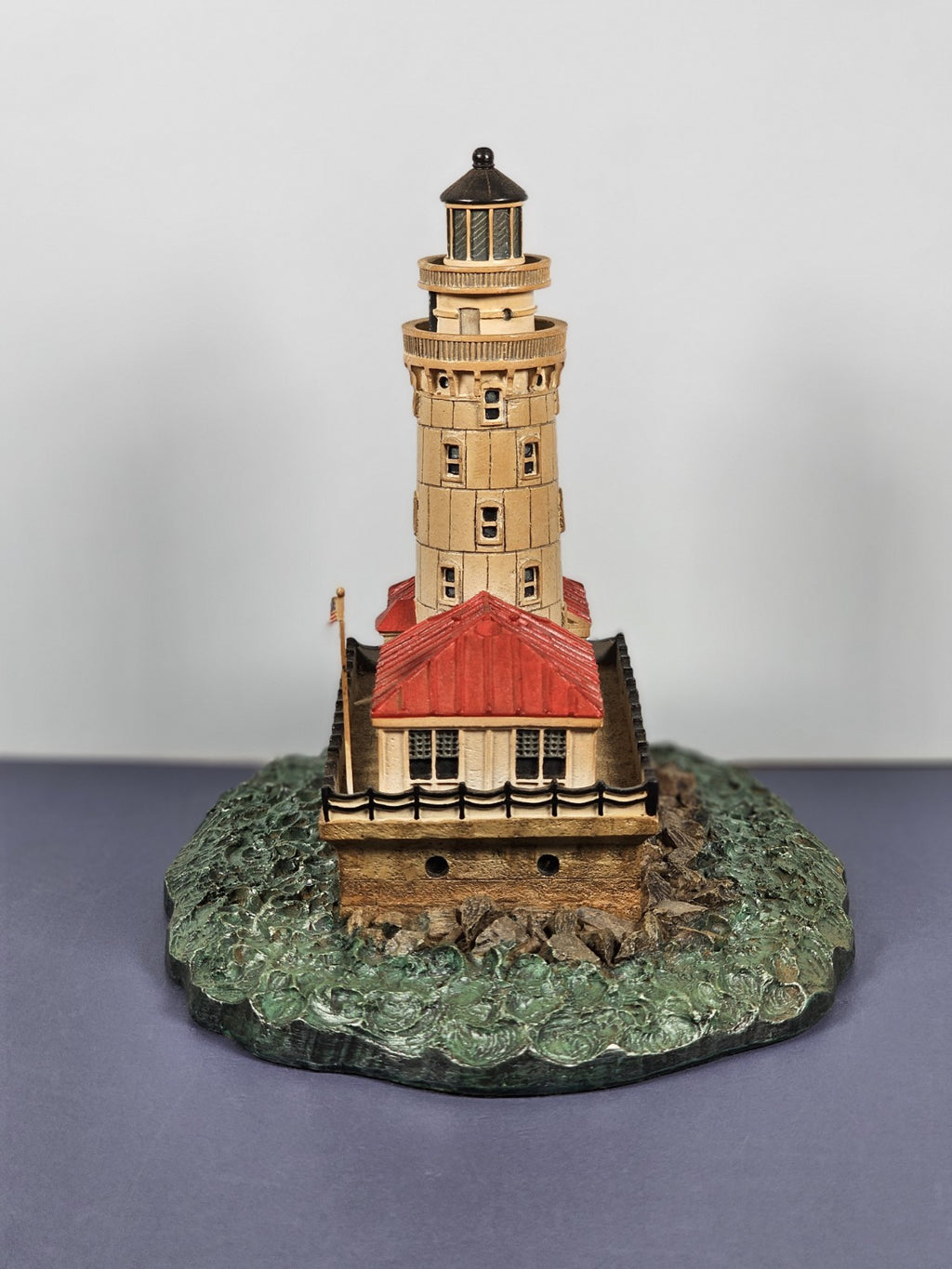 1993 DANBURY MINT CHICAGO HARBOR LIGHT HISTORIC LIGHTHOUSES
