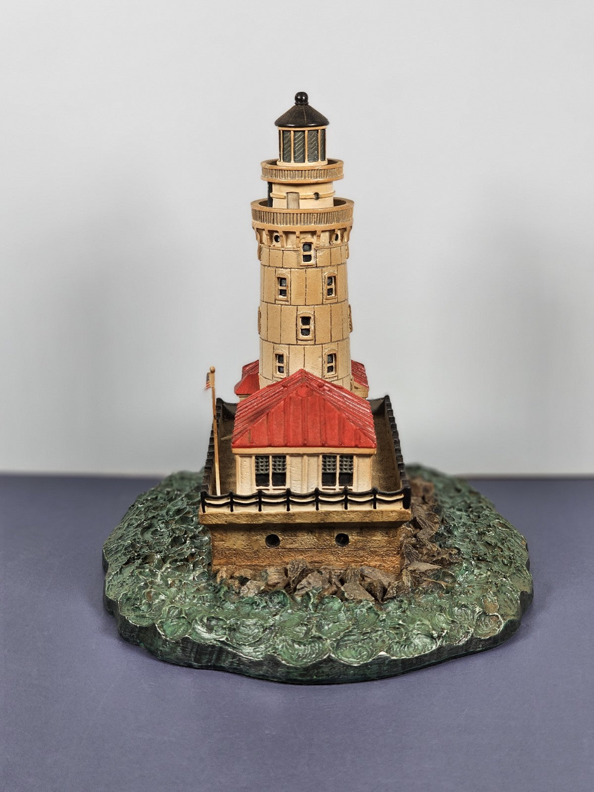 1993 DANBURY MINT CHICAGO HARBOR LIGHT HISTORIC LIGHTHOUSES