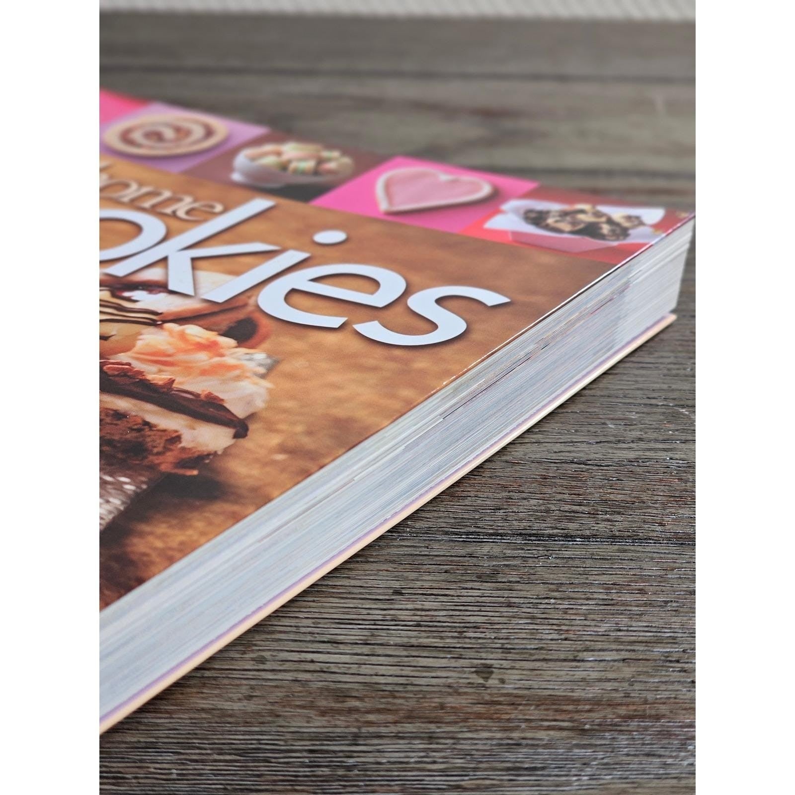Taste of Home Cookies Cookbook 623 Recipes Baking Dessert Book