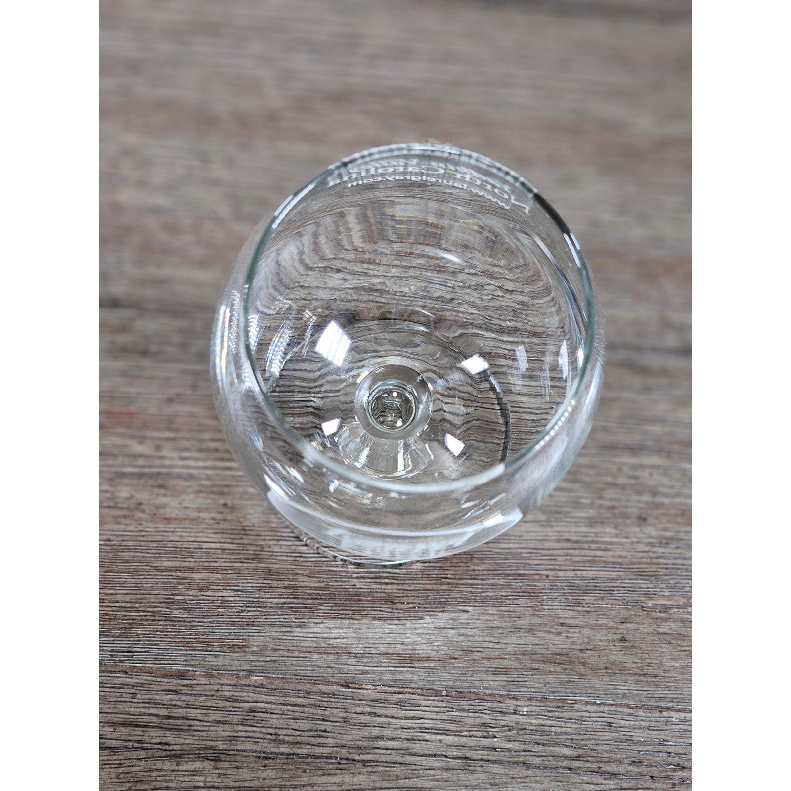 Laurel Gray Vineyards Wine Glass 7" Etched Stemware