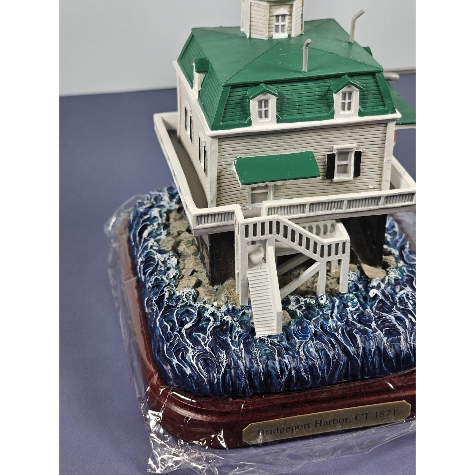 Lefton Bridgeport Harbor Lighthouse Lost Lights w/ Box COA
