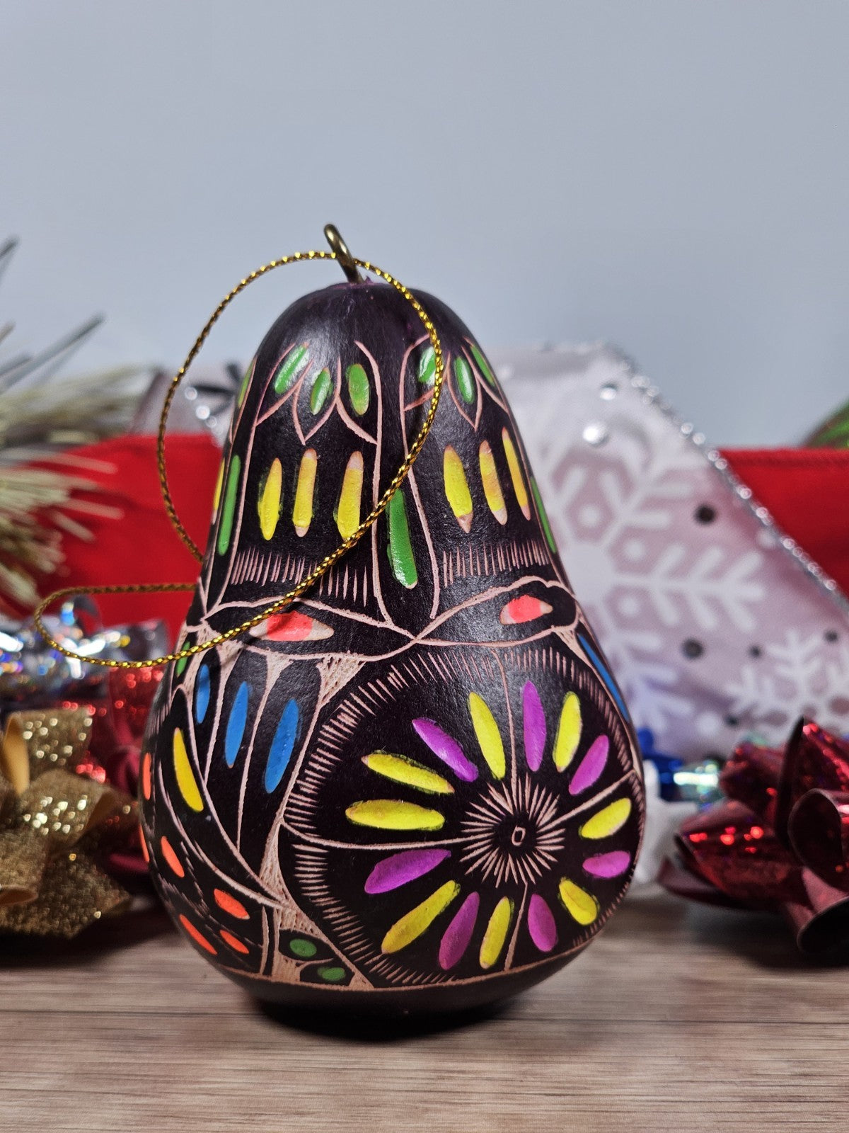 3.5″ Lucuma Bird Ornament | Hand-Carved Painted Gourd Peru Folk Art