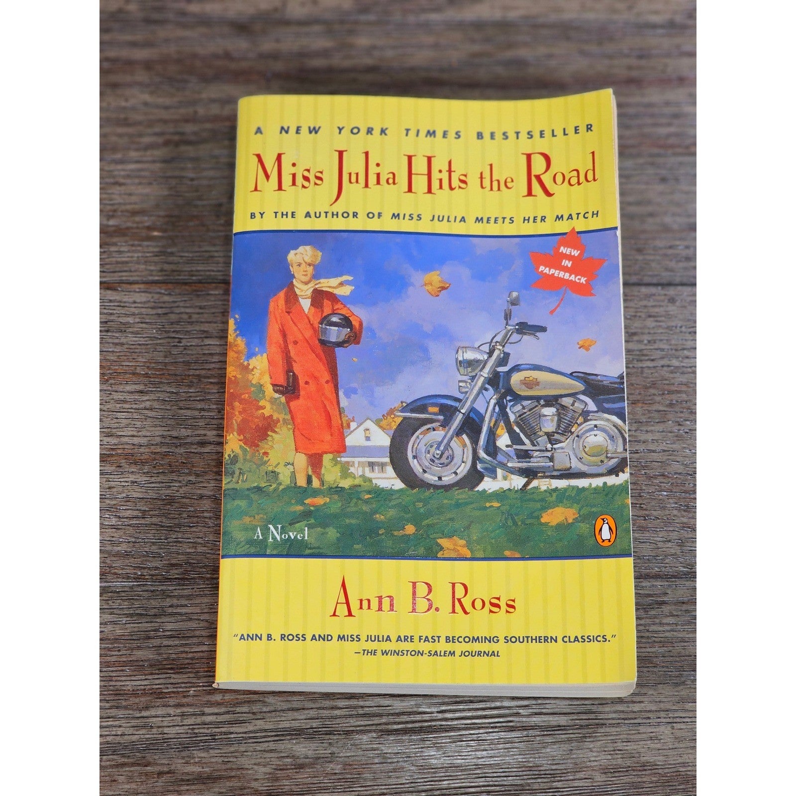 Miss Julia Hits the Road Ann B Ross 2004 Penguin Paperback Novel