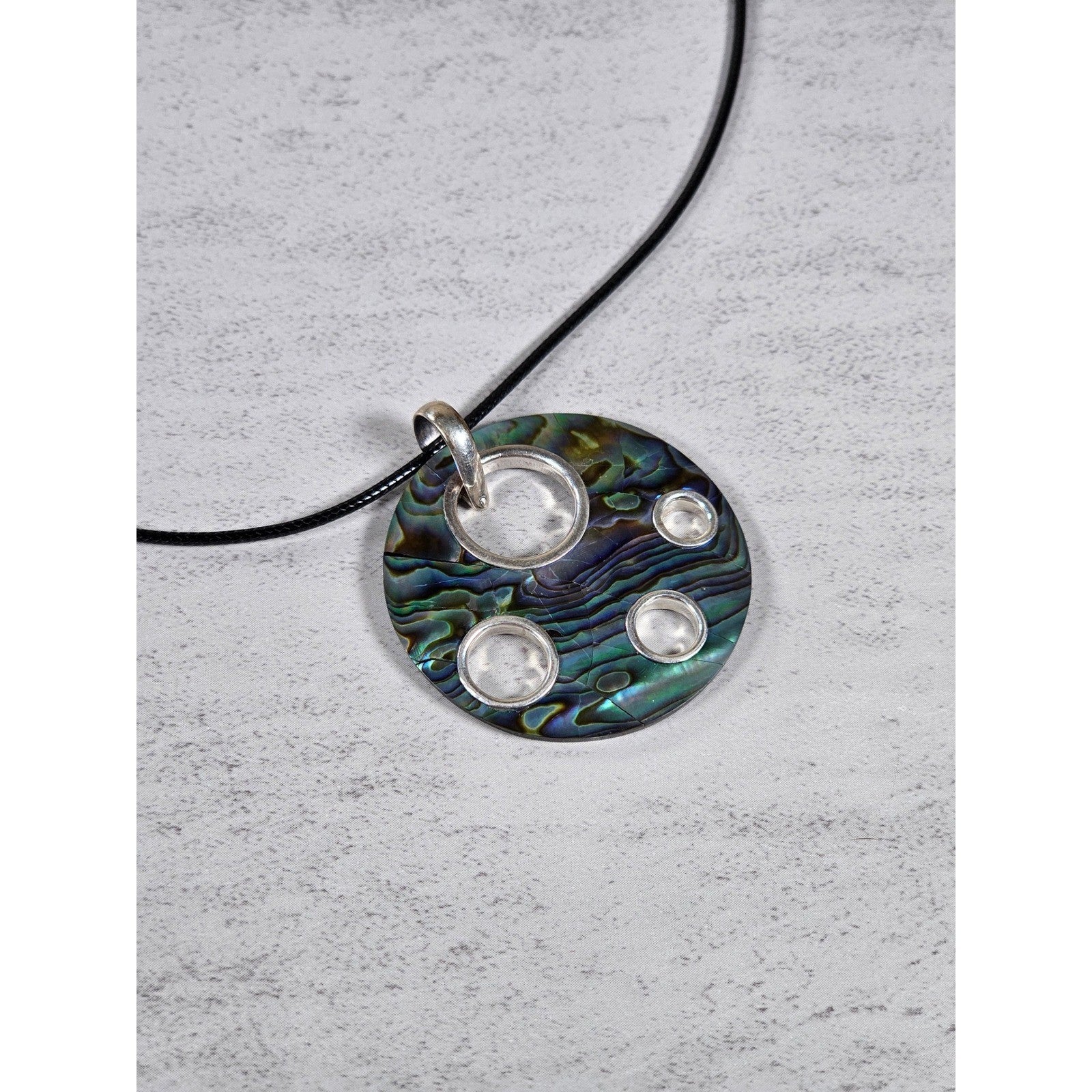 Vintage Abalone Shell Circle Pendant Necklace Silver Tone