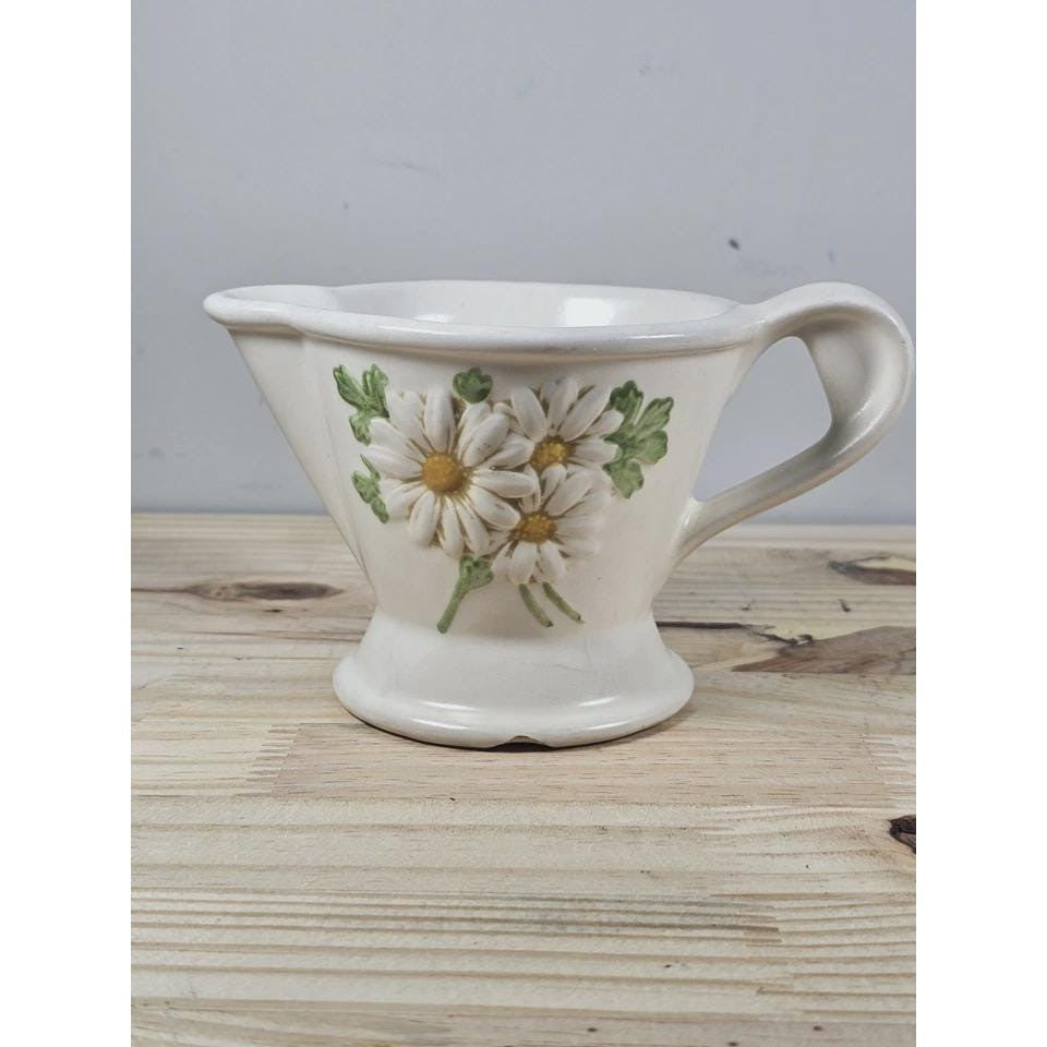 Metlox Poppytrail Daisy Gravy Creamer Cup Set California