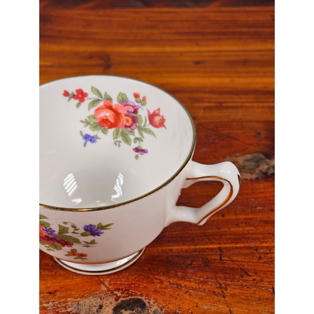 Royal Victoria Fine Bone China Floral Tea Cup Gold Rim England Vintage