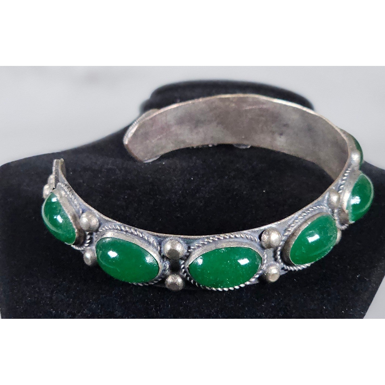 Vintage Green Cabochon Cuff Bracelet Silver Tone Boho Statement