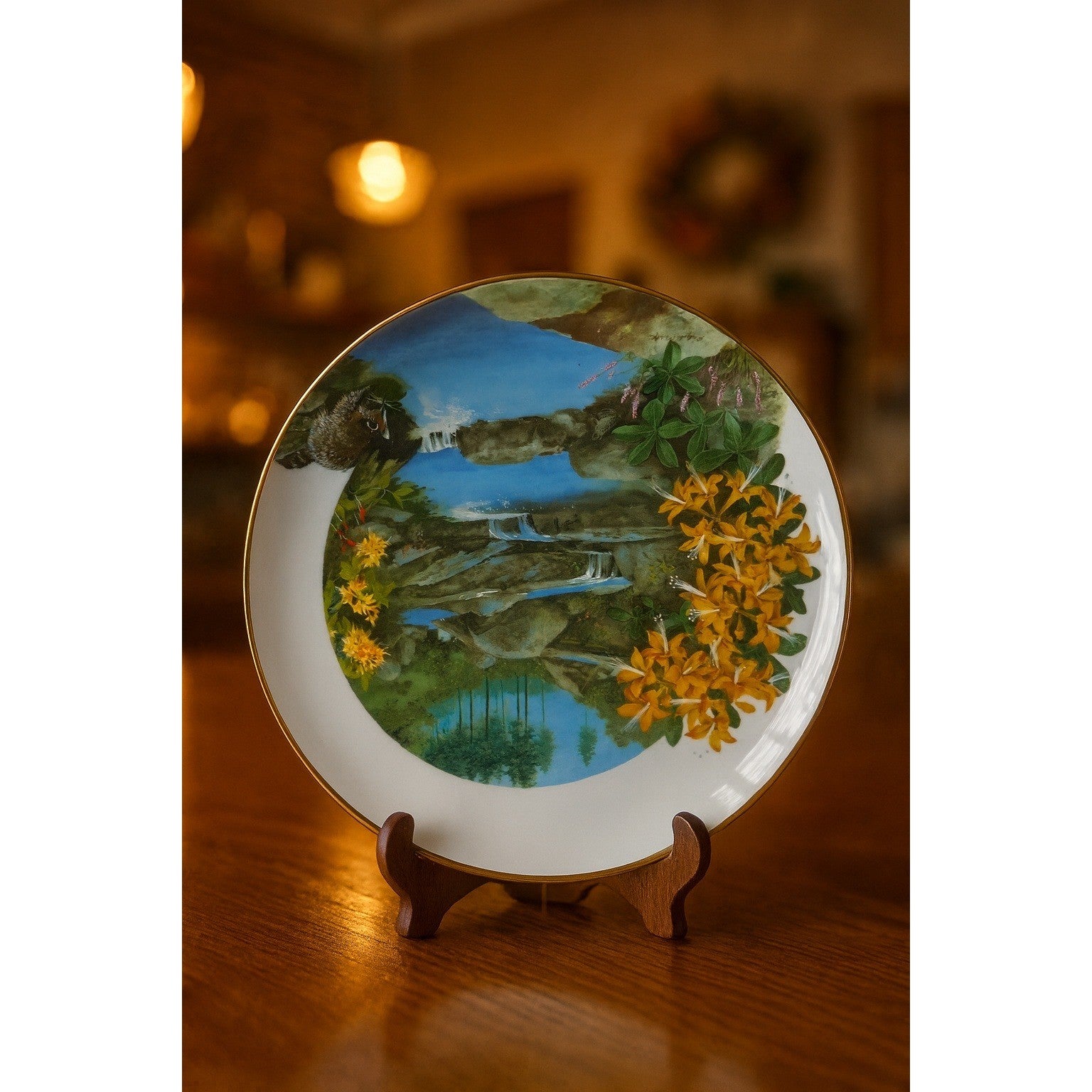 Royal Windsor Wild Honeysuckle Collector Plate Wildflowers of the South