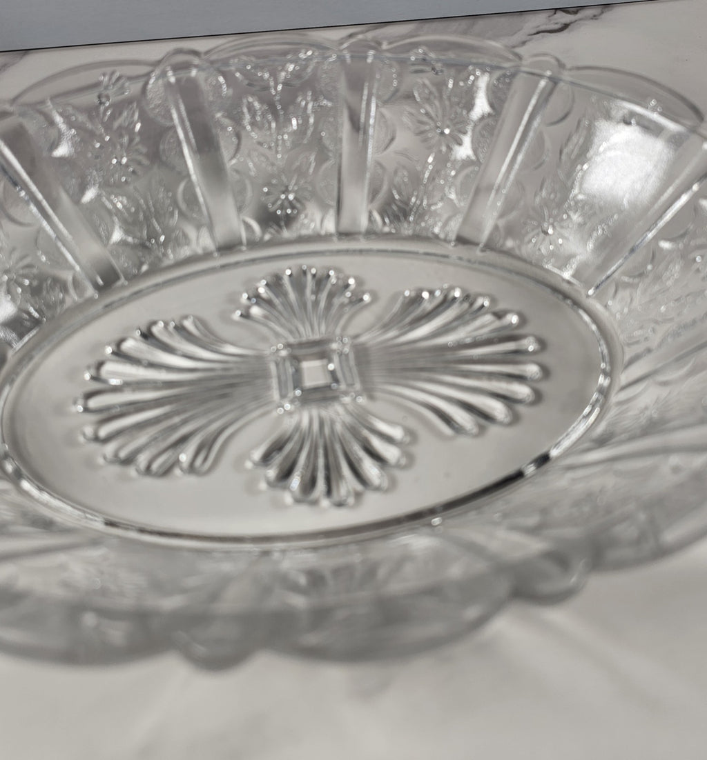 Vintage Clear Glass Paneled Sunflower-Pattern Oblong Bowl 9″