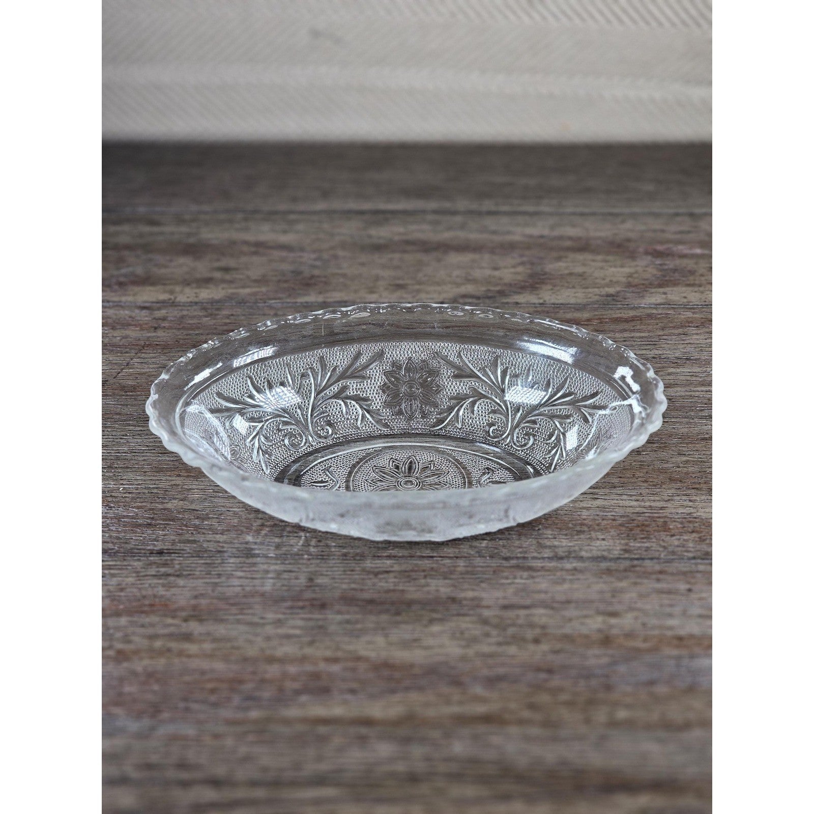 Anchor Hocking Sandwich Glass Oval Serving Bowl Scalloped Edge