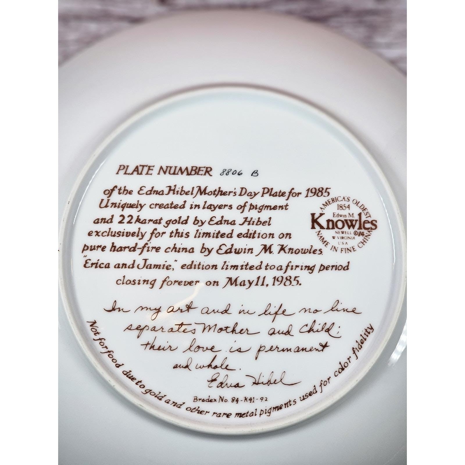 1985 Edna Hibel Mother and Child Plate "Erica & Jamie" Knowles 8.5"