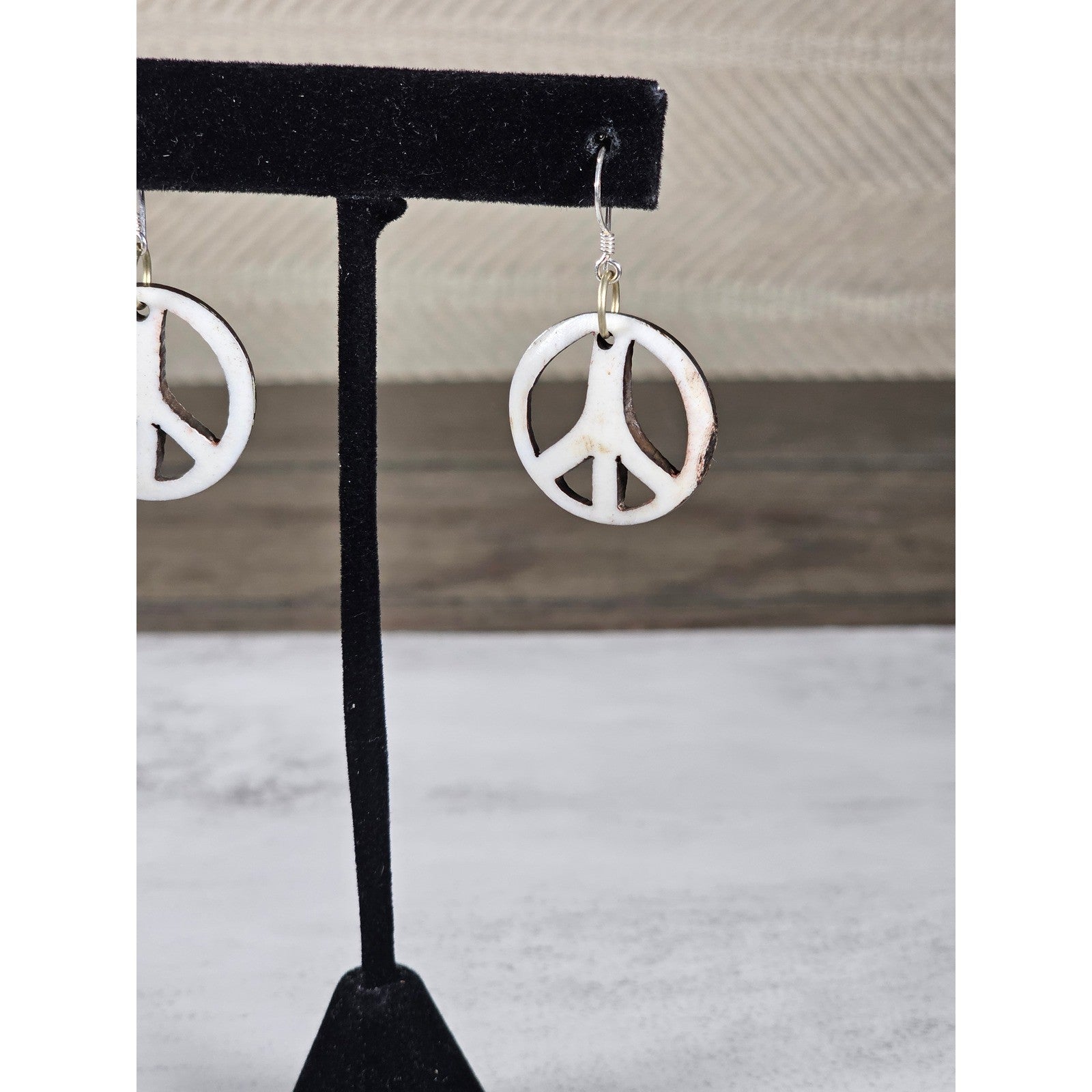 Vintage Boho Peace Sign Dangle Earrings Sterling Silver Hooks White Brown 1.5"