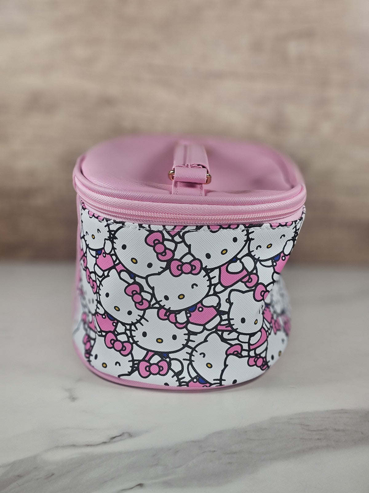 Hello Kitty Pink Cosmetic Case – Sanrio Travel Makeup Bag with Zipper & Charm