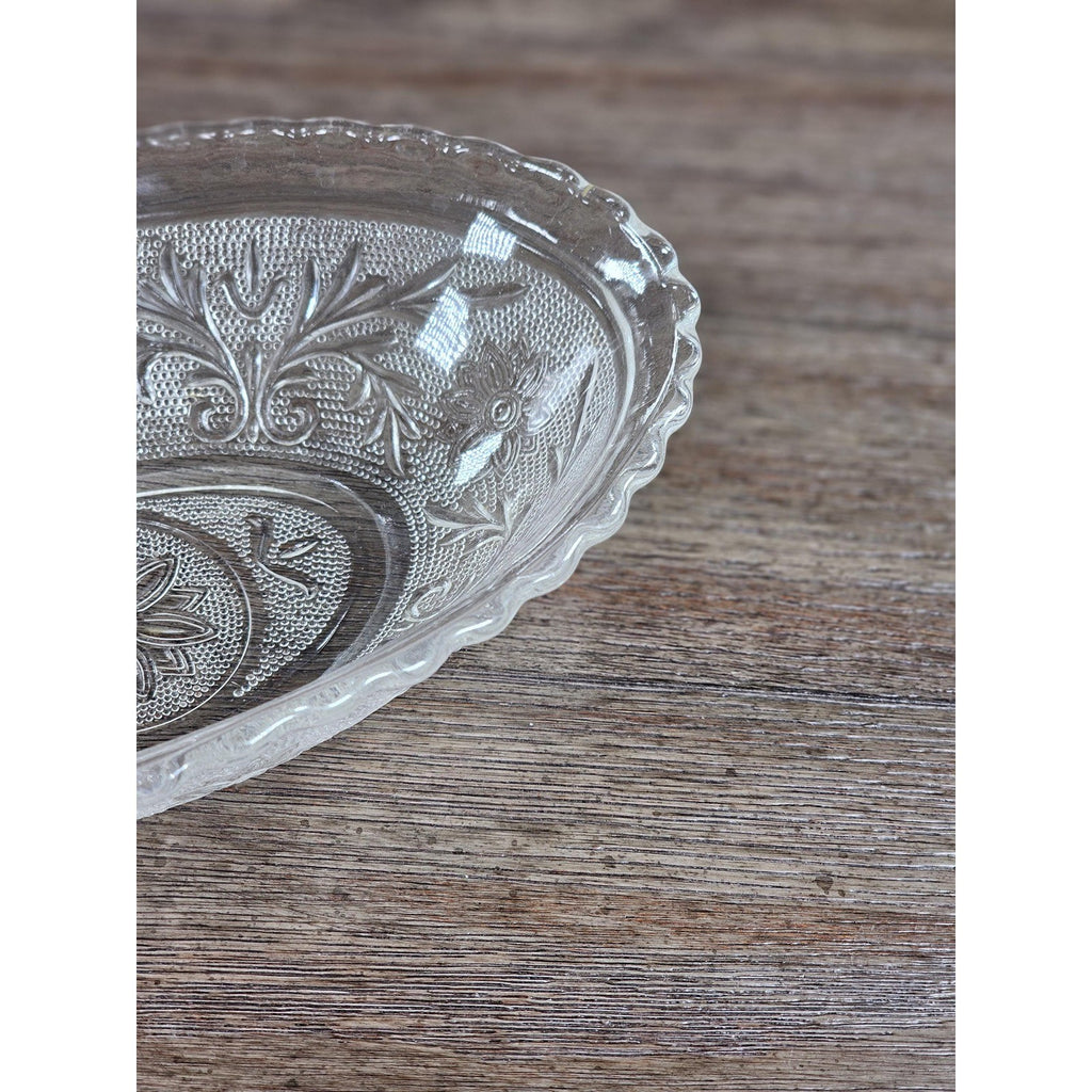 Anchor Hocking Sandwich Glass Oval Serving Bowl Scalloped Edge