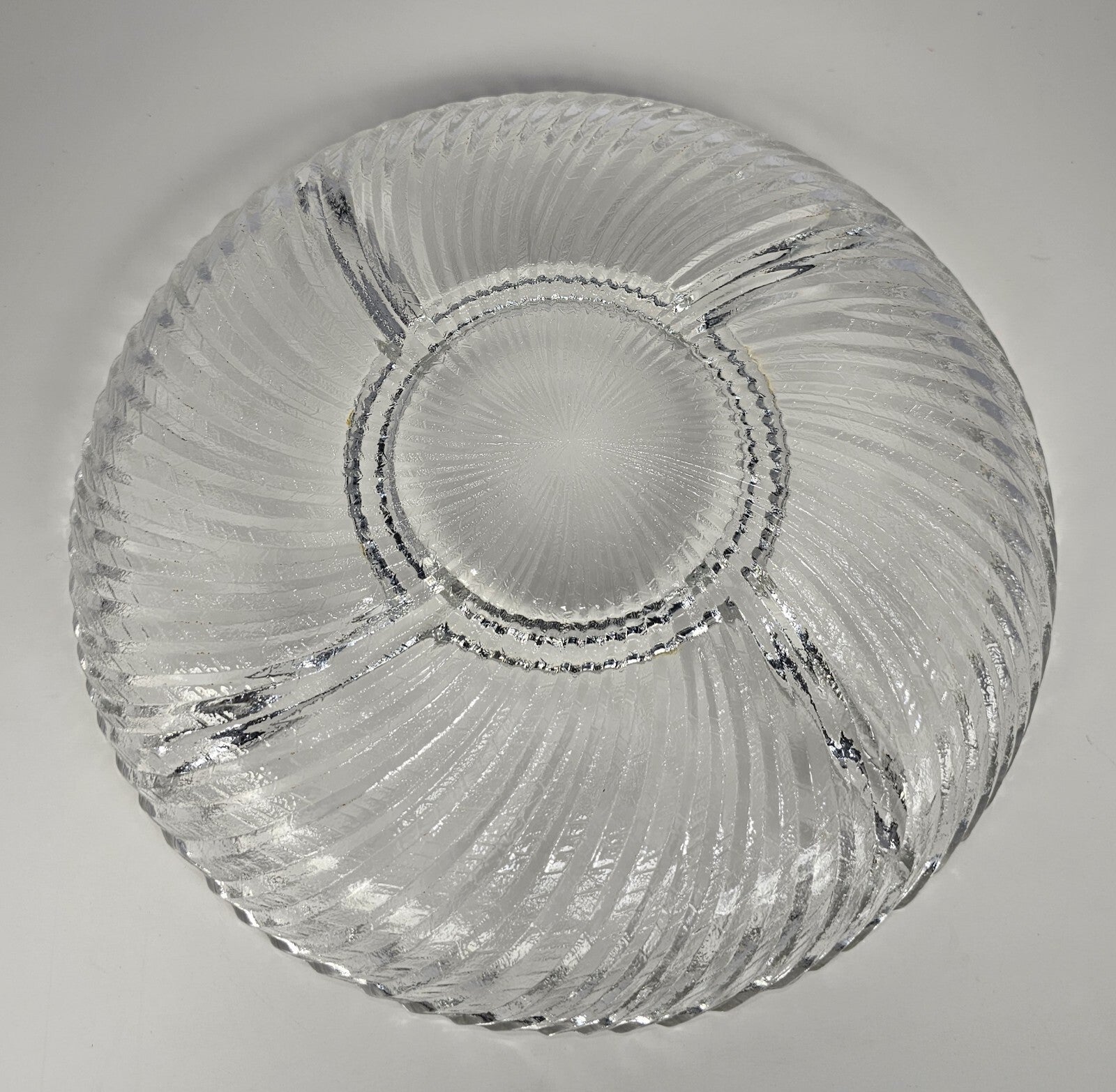 Crystal Clear Studios 11 1/4" Ashford Platter – Swirl Pattern Clear Glass