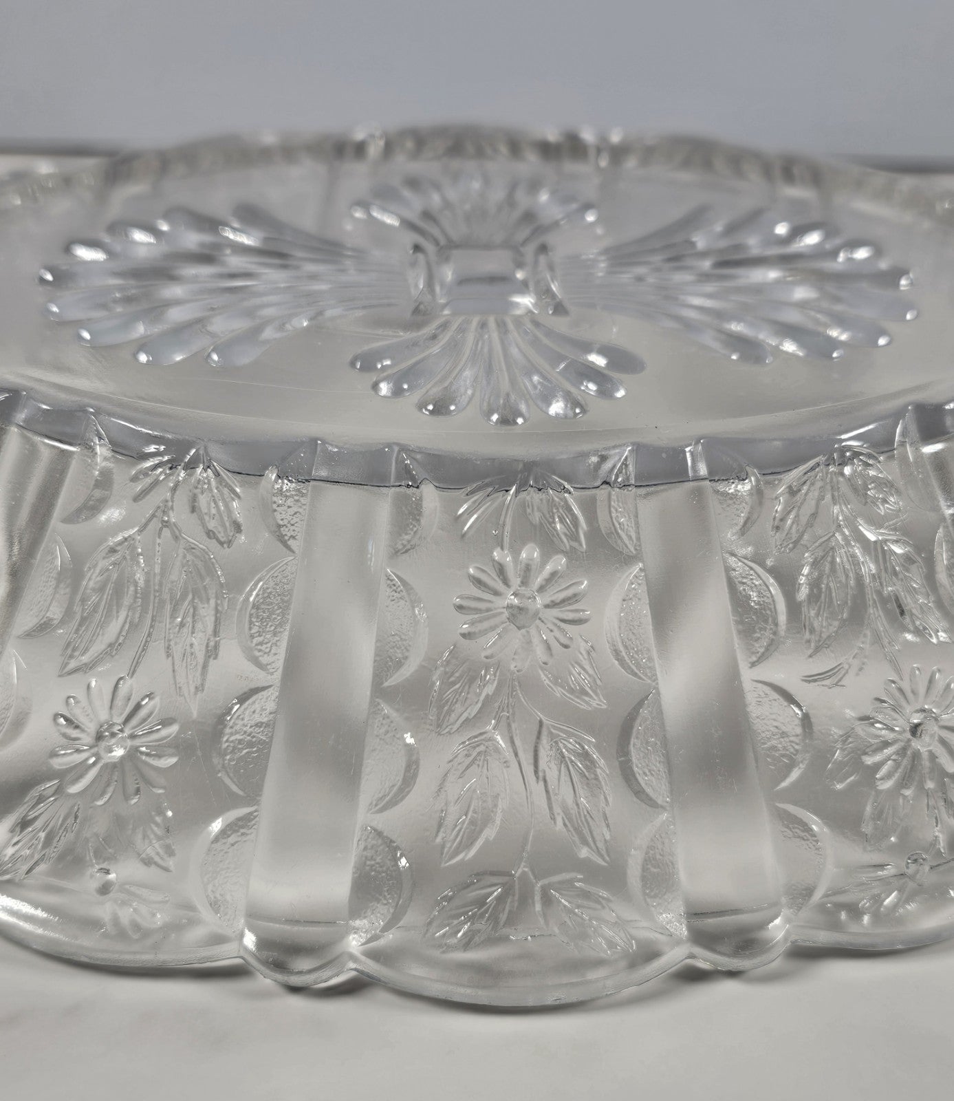 Vintage Clear Glass Paneled Sunflower-Pattern Oblong Bowl 9″