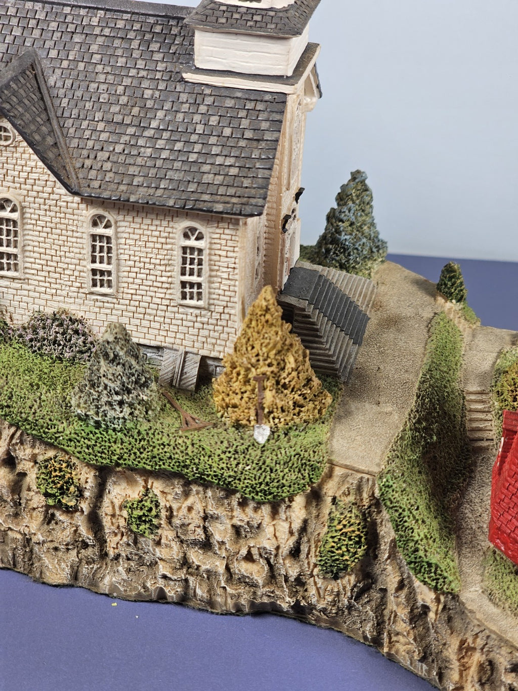 Harbour Lights Lighthouses #255 "La Martre" Quebec, Mint in box with COA.